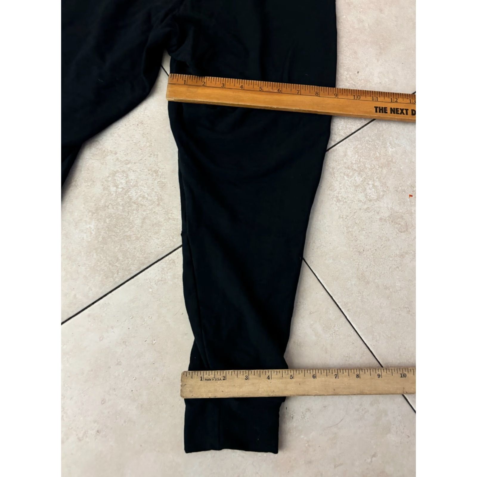 Gymshark Gymshark Women's Sweat Pants Jogger Black S Size Small Tailored athletic Logo Pockets Inseam 20" 8/10 Condition Size 28" / US 6 / IT 42 - 8 Thumbnail