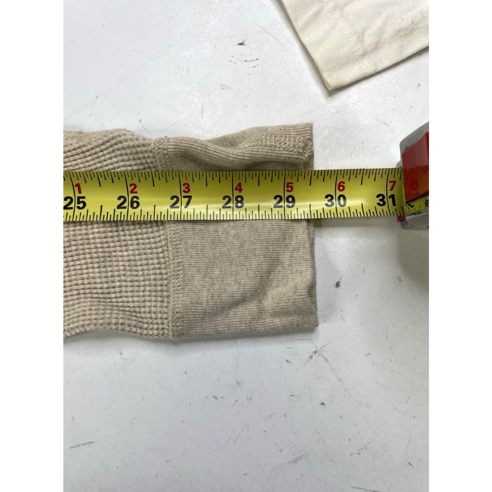 Wallace & Barnes VINTAGE Wallace & Barnes Thermal Henley Long Sleeve Waffle Shirt Beige L Men's Size US L / EU 52-54 / 3 - 4 Thumbnail