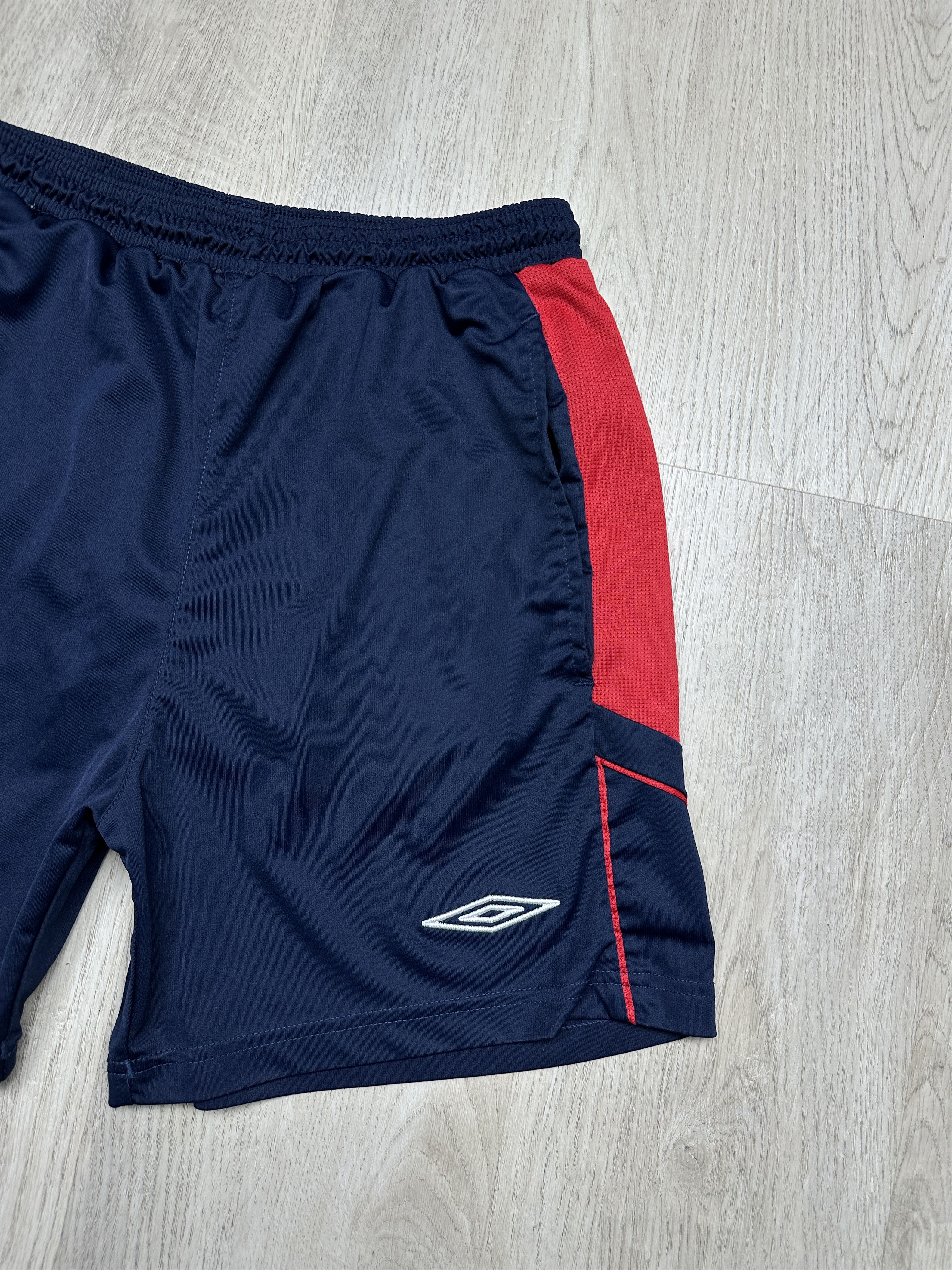 Umbro Umbro England Vintage Mens Shorts Size US 30 / EU 46 - 2 Thumbnail