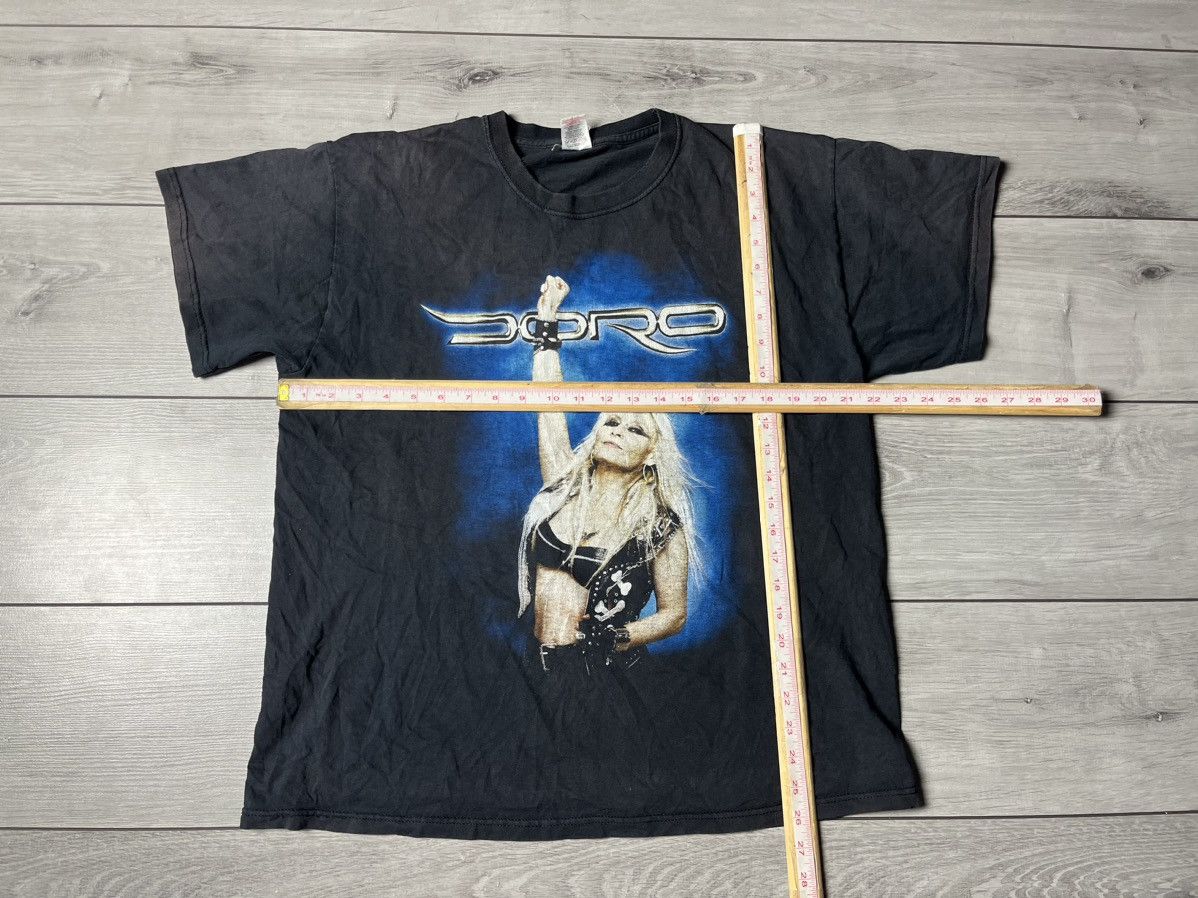 Band Tees Vintage Doro Metal queen Tshirt first tour size XLarge Size US XL / EU 56 / 4 - 6 Thumbnail