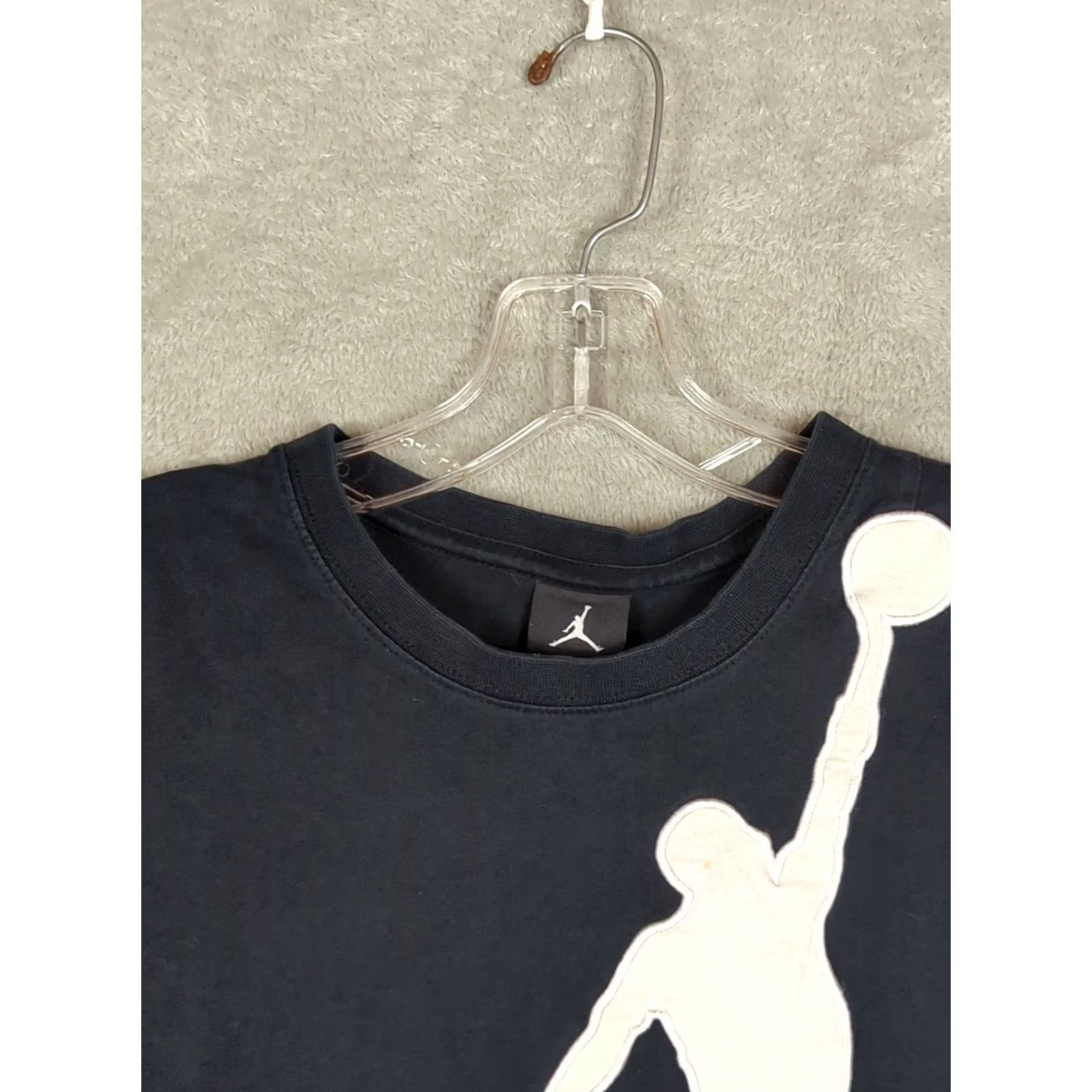 Nike VINTAGE Nike Jordan Jump Shirt Embroidered Logo Size M Black Mens T-Shirt Size US M / EU 48-50 / 2 - 6 Thumbnail