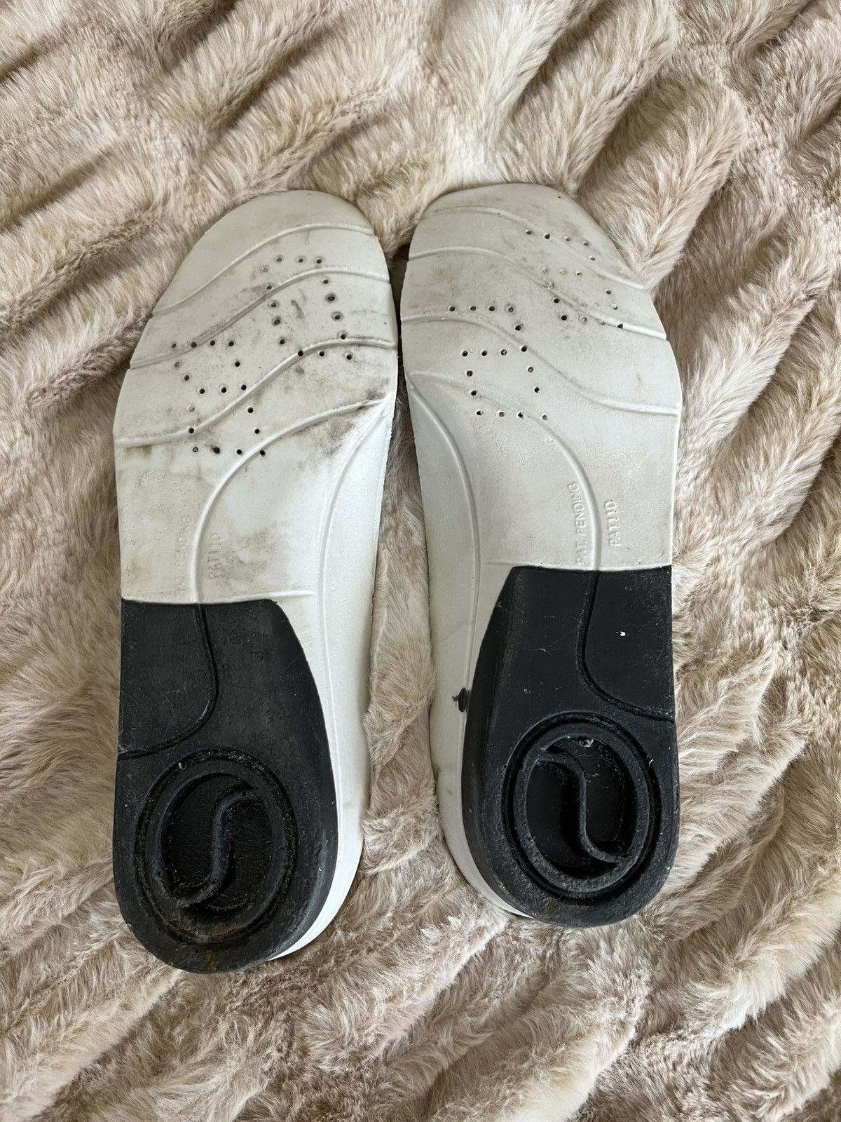 Golden Goose Golden Goose White and Gold Paint Splatter Size US 6 / IT 36 - 9 Thumbnail