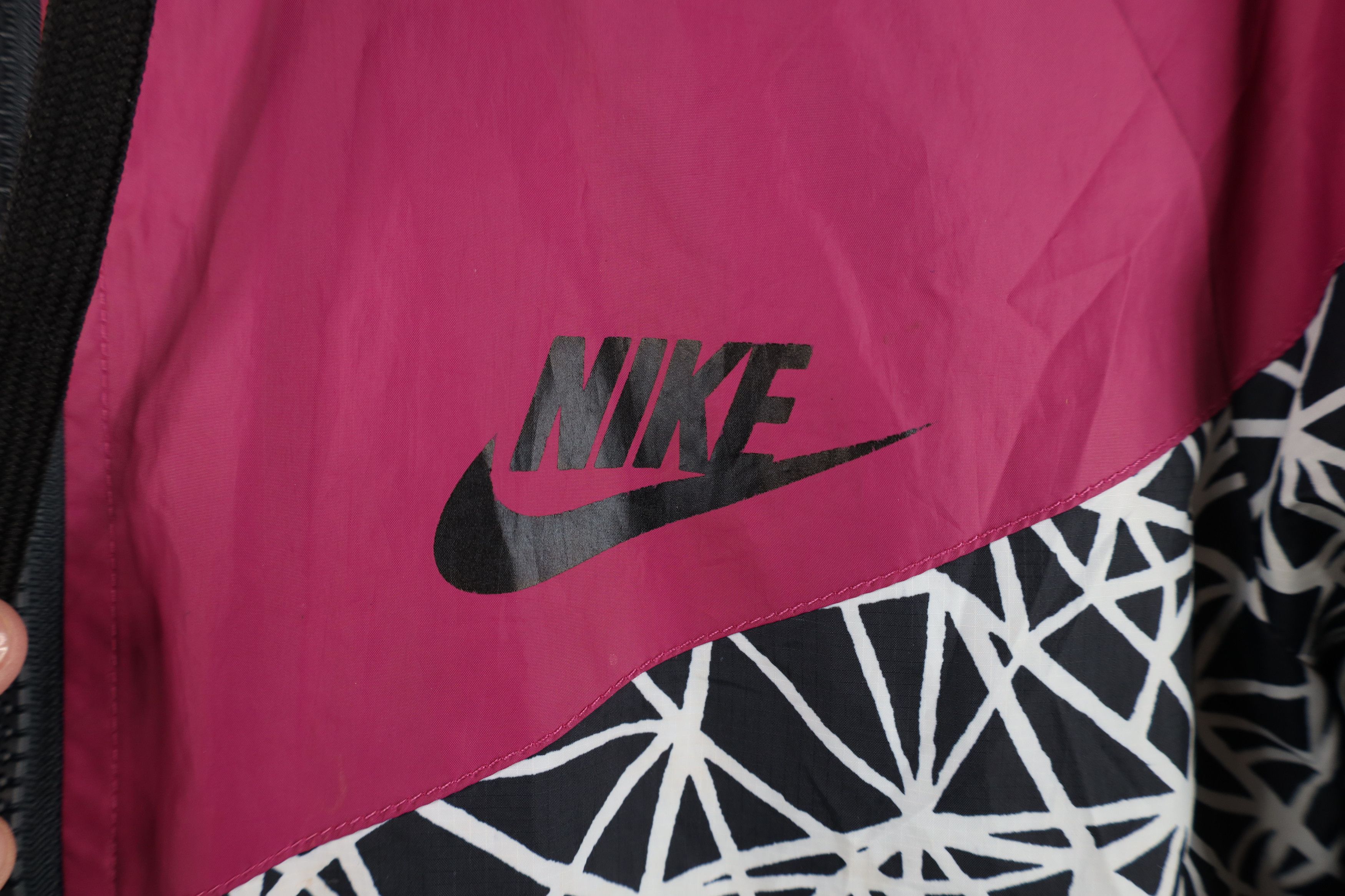 Nike Vintage Nike Geometric Hooded Windrunner Windbreaker Jacket Size M / US 6-8 / IT 42-44 - 5 Thumbnail