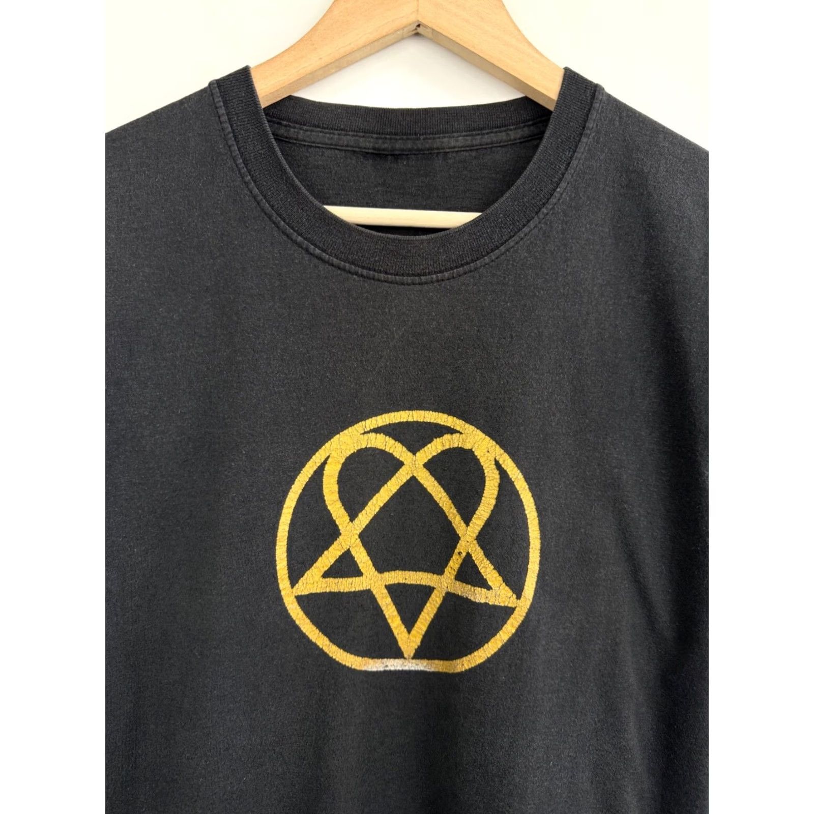 Fruit Of The Loom Vintage HIM Heartagram T-Shirt Men M Black 90s Band Metal Rare Retro Y2K Shirt Mens Size US M / EU 48-50 / 2 - 5 Thumbnail