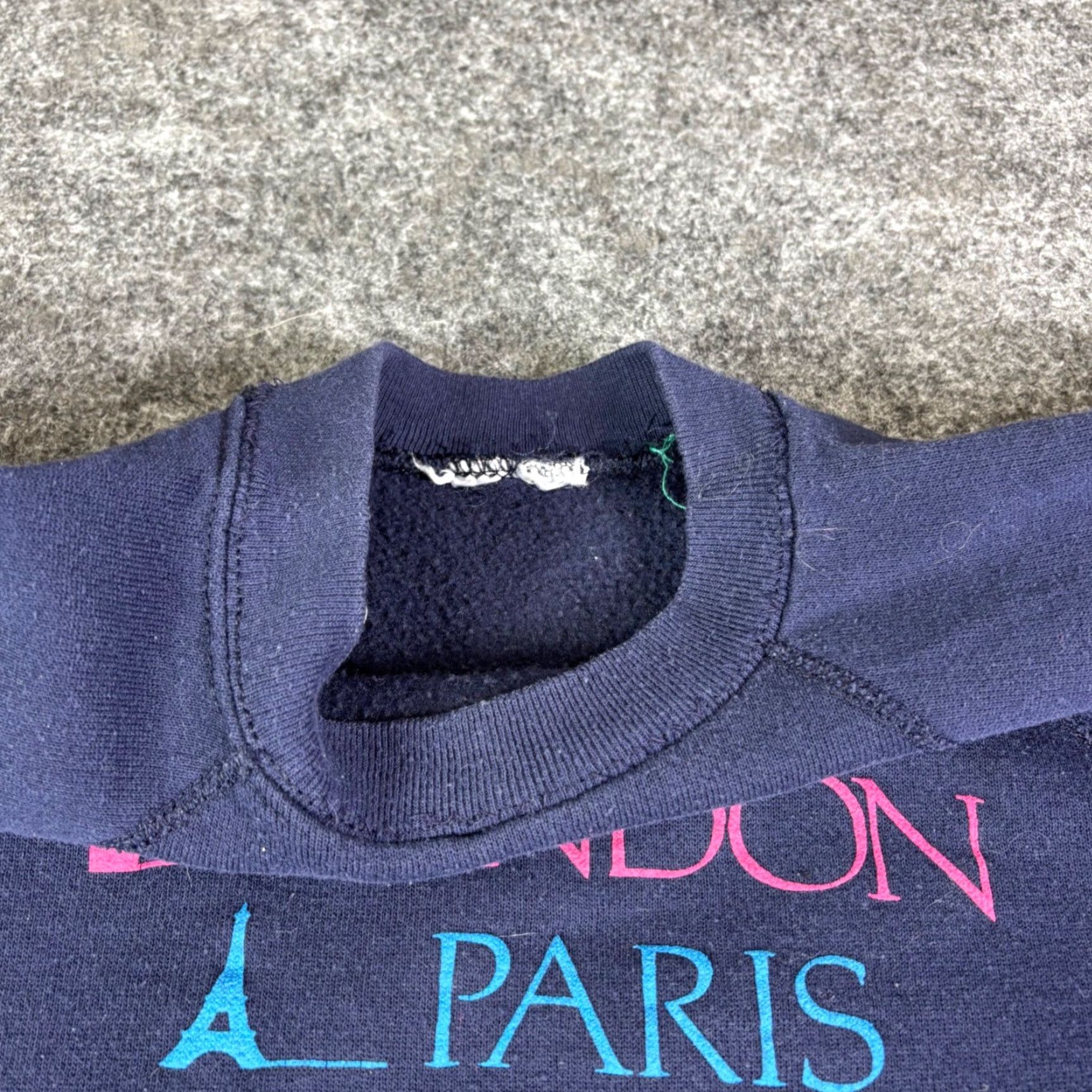 Vintage VINTAGE Mens Navy Blue London Paris Rome Ambler Travel Sweatshirt Raglan Sleeve Lg Size US L / EU 52-54 / 3 - 5 Thumbnail