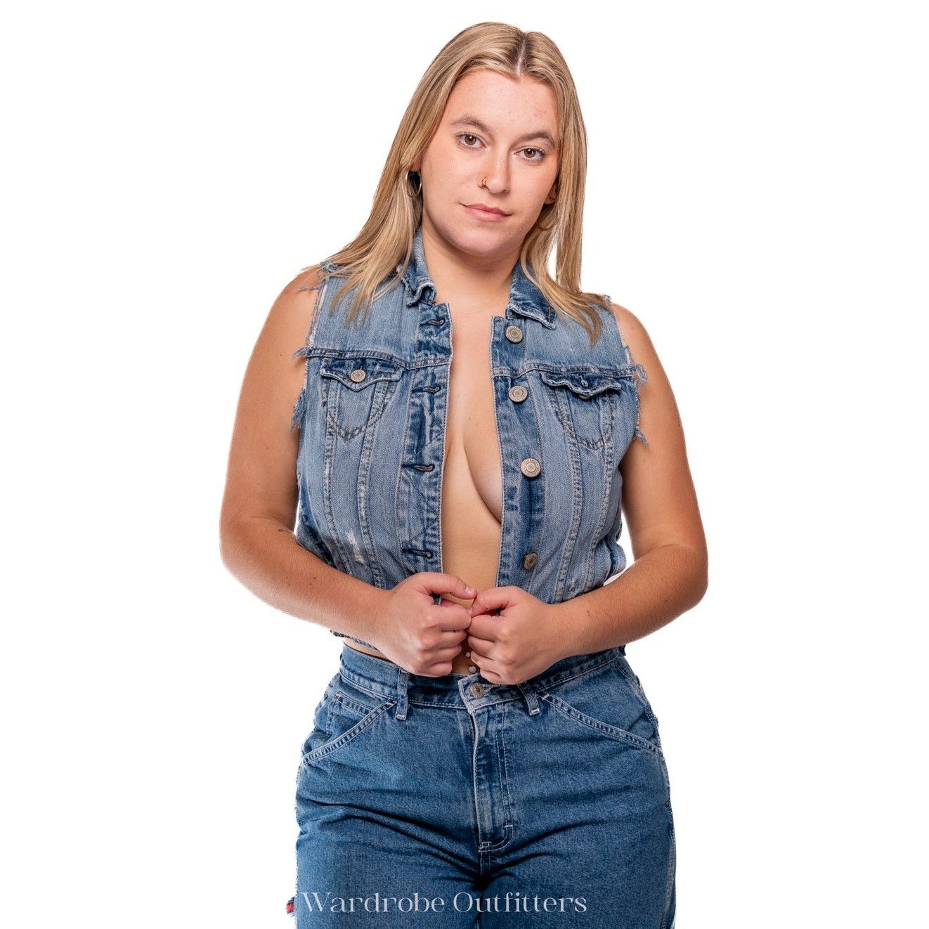 American Eagle Outfitters 2010 AEO Denim Cropped Cutoff Vest Size XS / US 0-2 / IT 36-38 - 1 Thumbnail
