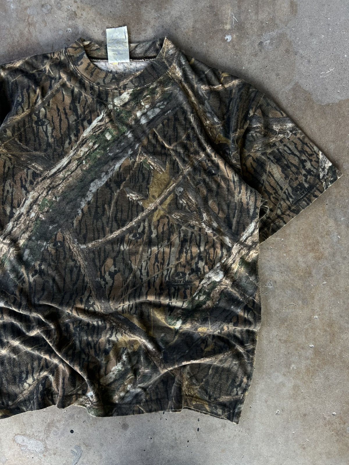 Vintage Vintage 90’s Camo Camouflage Real Tree T Shirt Size US L / EU 52-54 / 3 - 1 Thumbnail