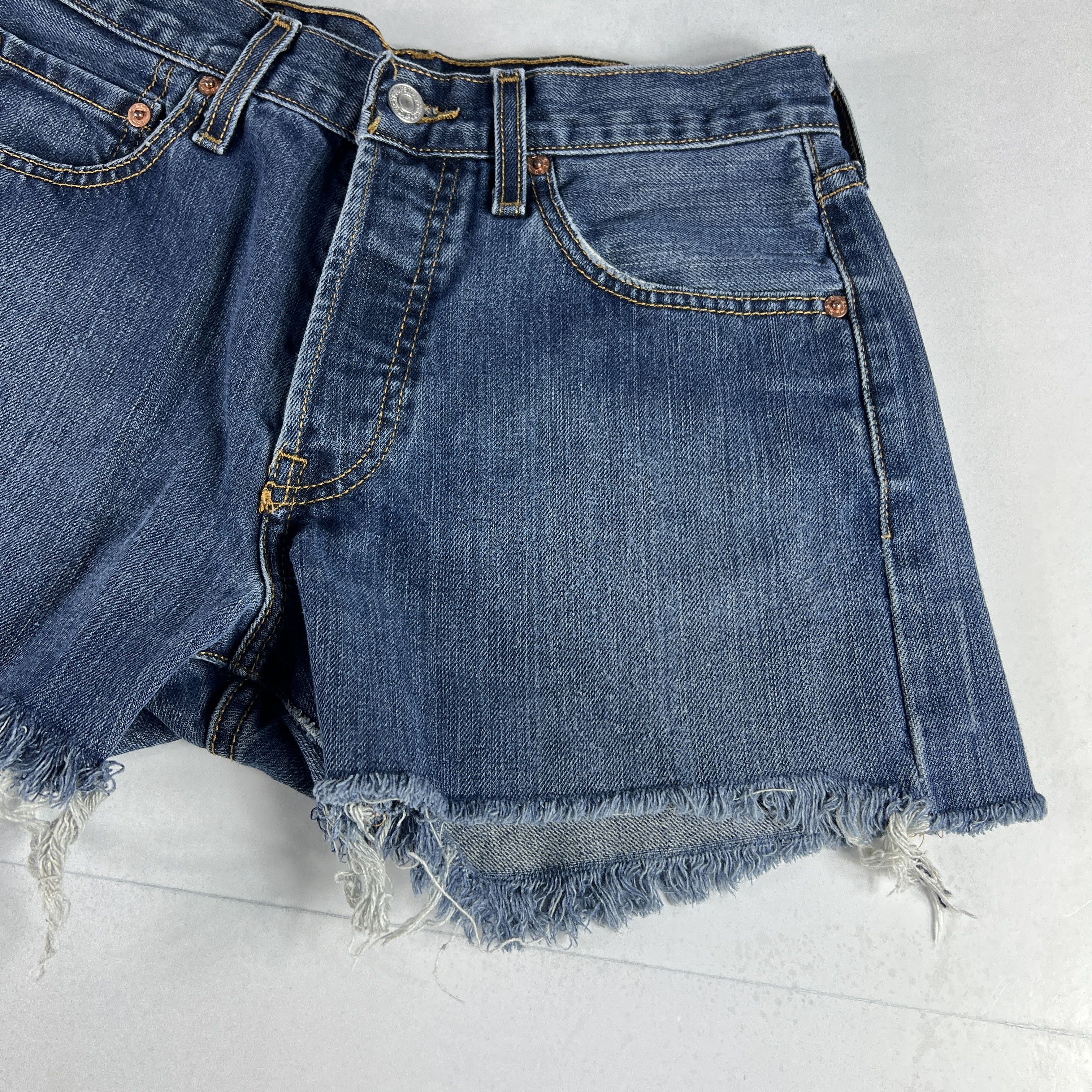 Levi's × Vintage Y2K Levi's Jean Short 501 Cut Off Raw Hem Cotton Denim Jorts Size US 29 - 3 Thumbnail