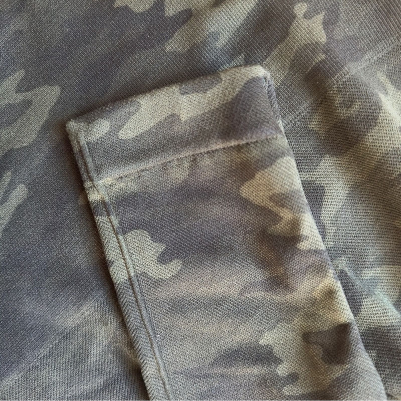 Spanx SPANX Camouflage Leggings Stretchy Bottoms olive green gray Size 25" / US 0 / IT 36 - 4 Thumbnail