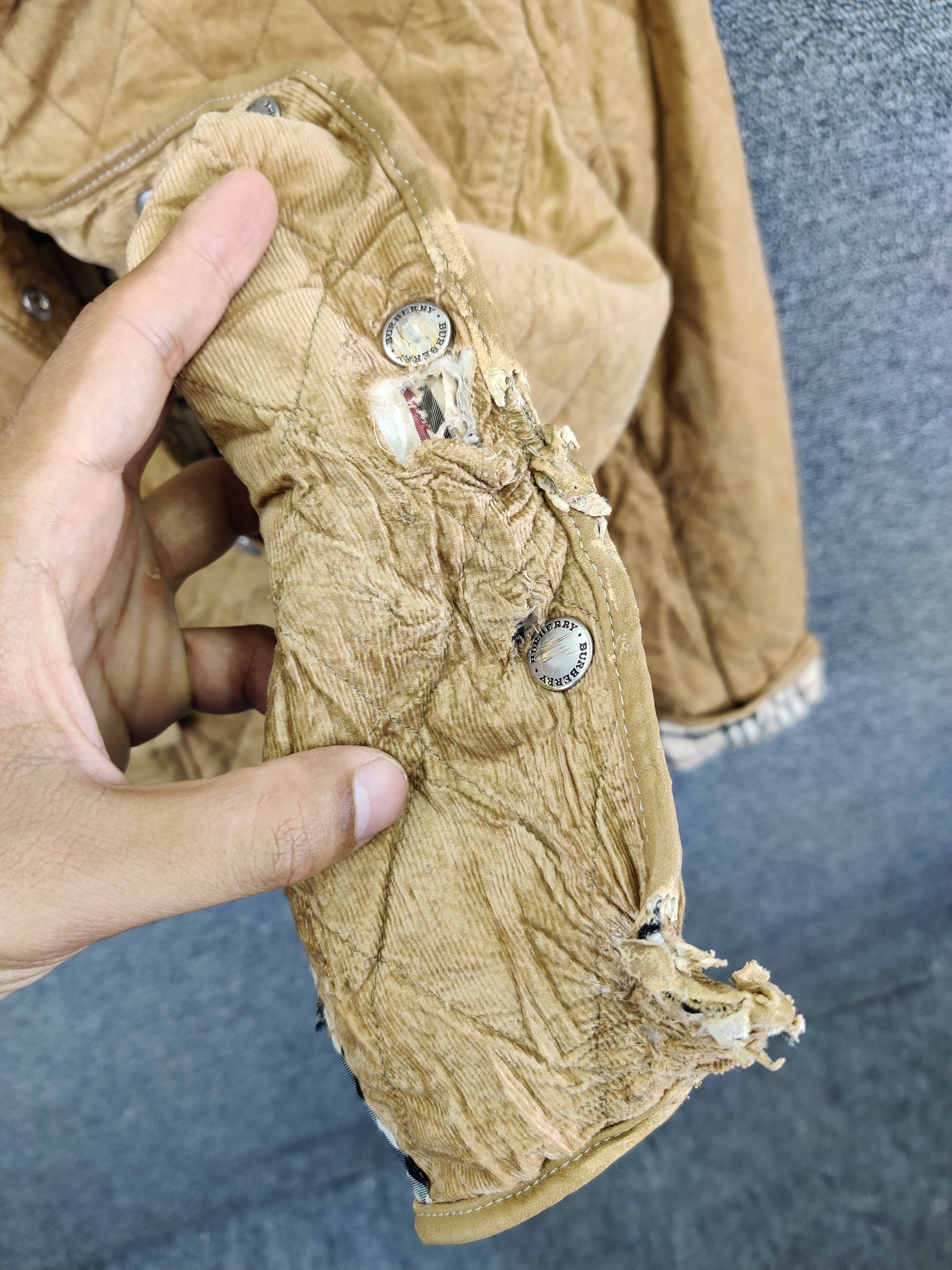 Burberry Vintage Burberry London Nova Check Quilted Distressed Jacket Size US M / EU 48-50 / 2 - 12 Thumbnail