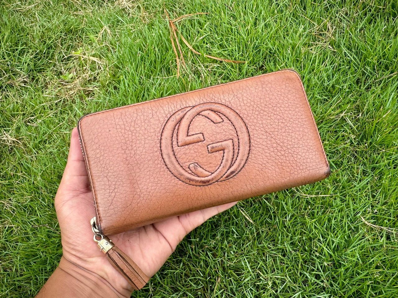 Gucci Authentic Gucci Soho Pebbled Leather Zippy Wallet Size ONE SIZE - 1 Thumbnail