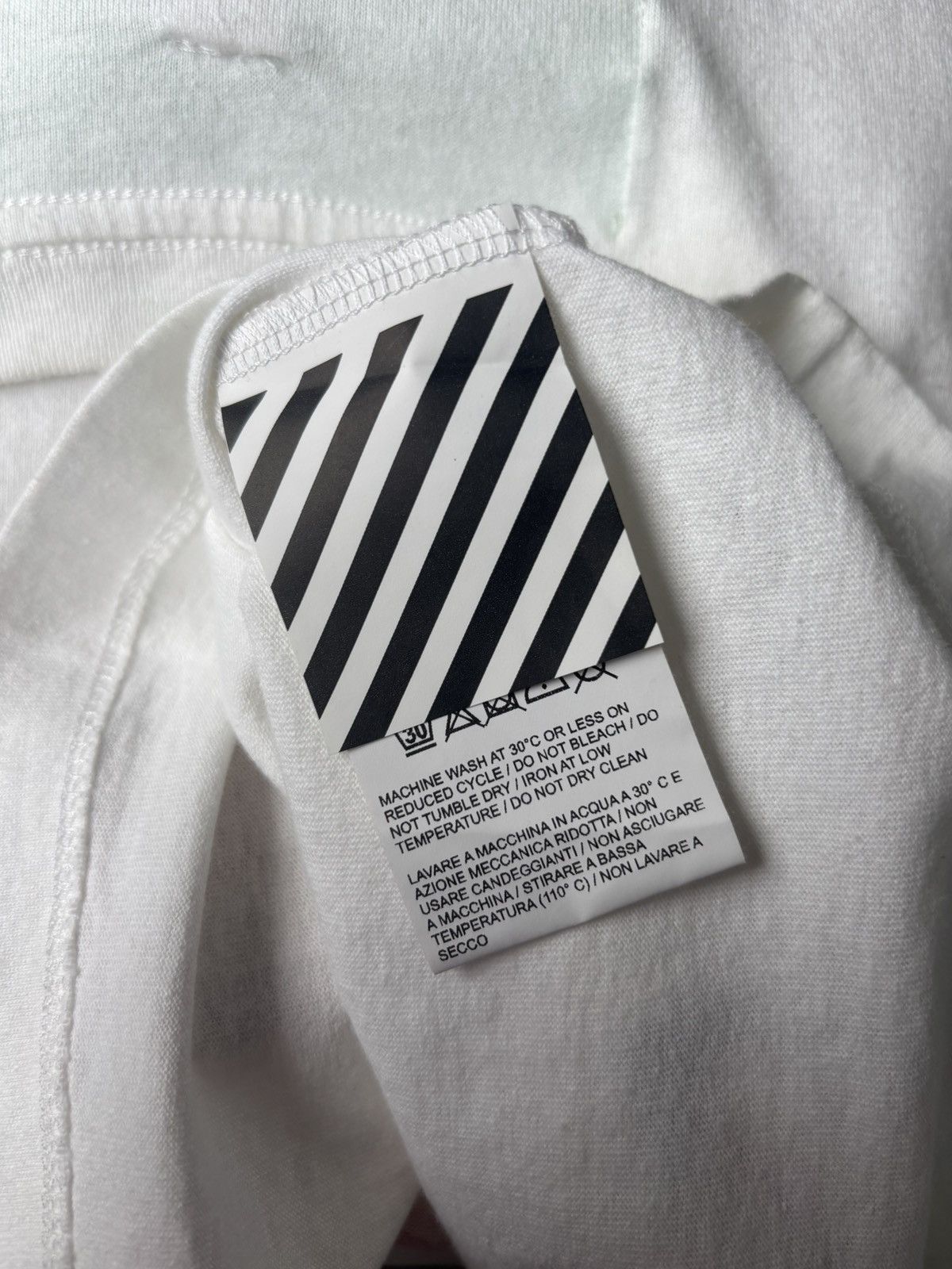 Off-White Off-White Virgil Abloh Dondi Wars 5/5 T-Shirt Size US M / EU 48-50 / 2 - 5 Thumbnail