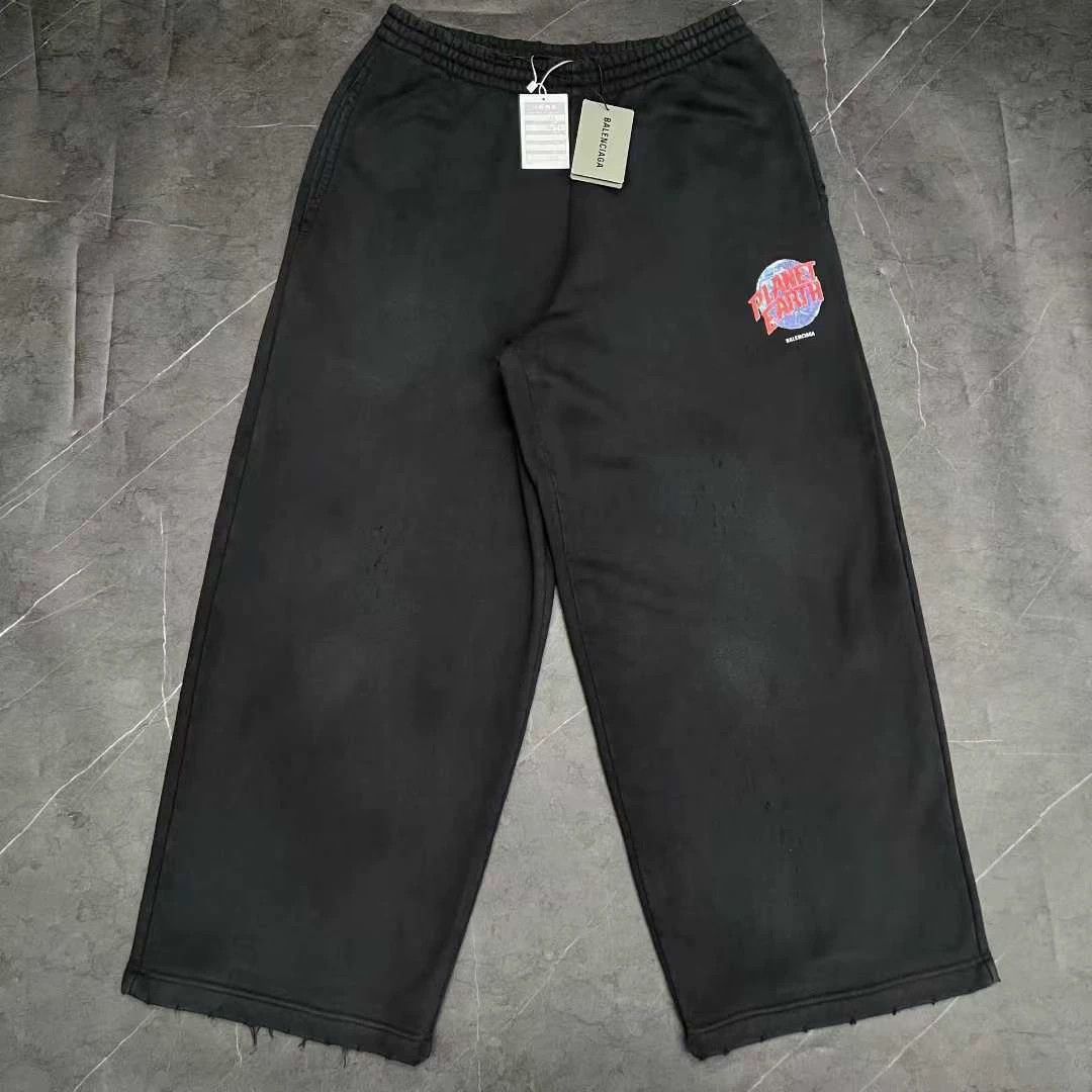 Balenciaga balenciaga 24fw baggy planet logo pants Size US 26 / EU 42 - 1 Thumbnail