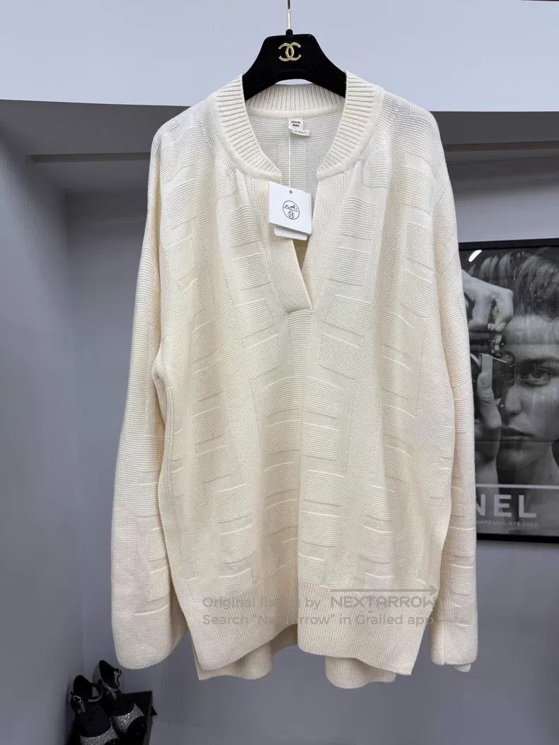Hermes Hermes Beige textured V-neck sweater Size XS / US 0-2 / IT 36-38 - 1 Thumbnail