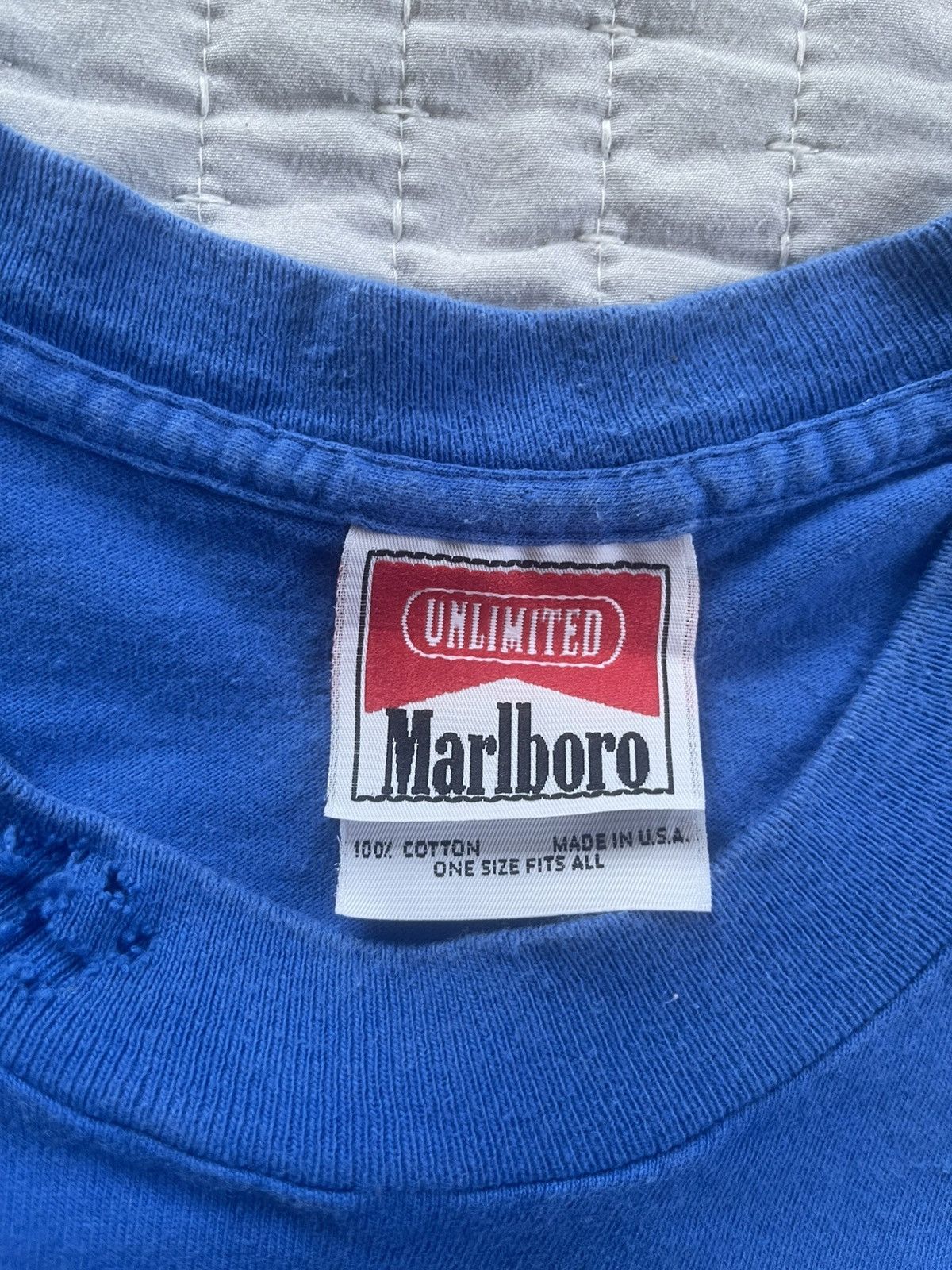Marlboro Vintage marlboro t shirt single stich Size US L / EU 52-54 / 3 - 5 Thumbnail