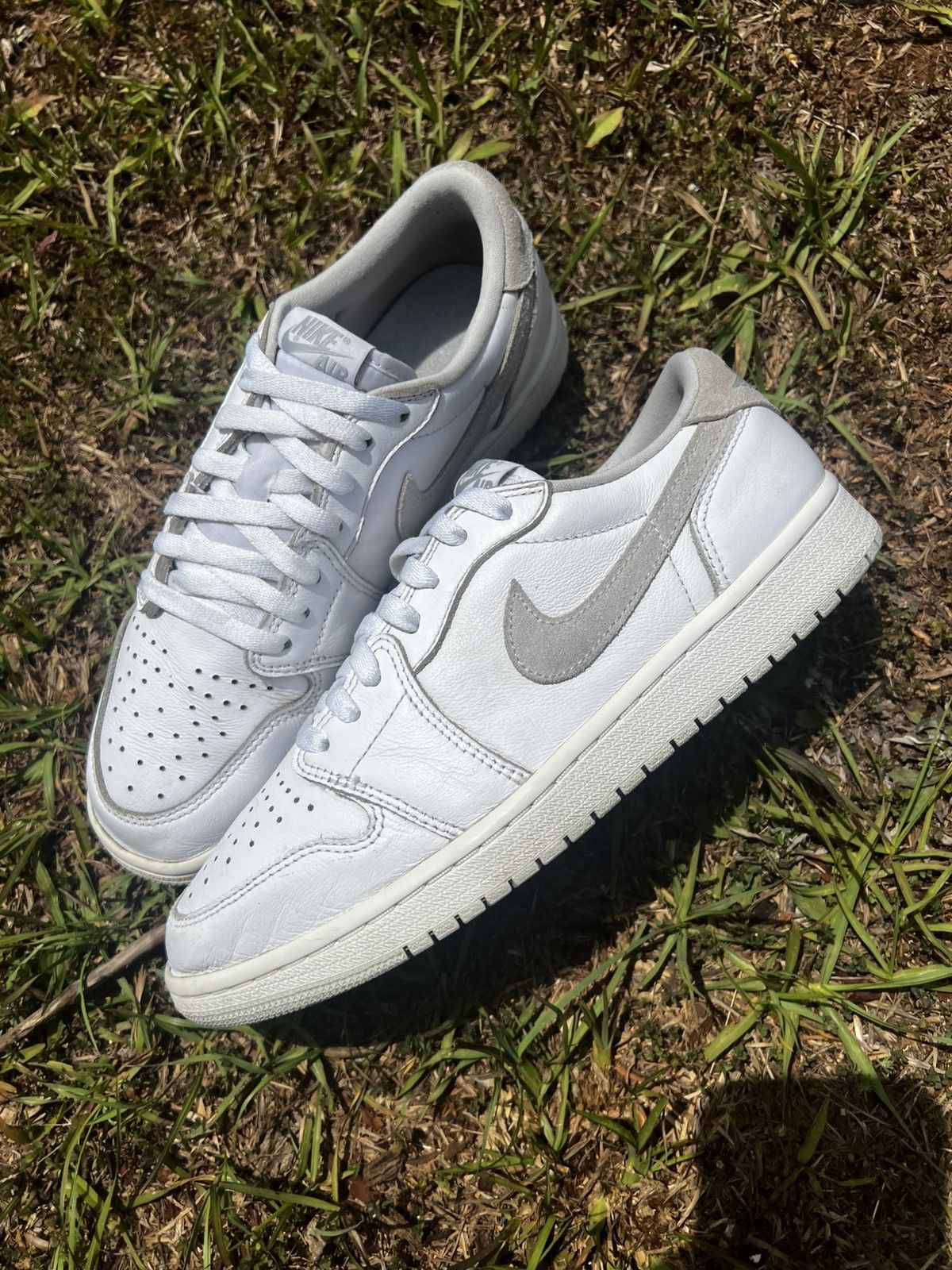 Jordan Brand CLEAN Air Jordan 1 Low size 9.5 Mens Neutral Grey Retro Size US 9.5 / EU 42-43 - 2 Thumbnail