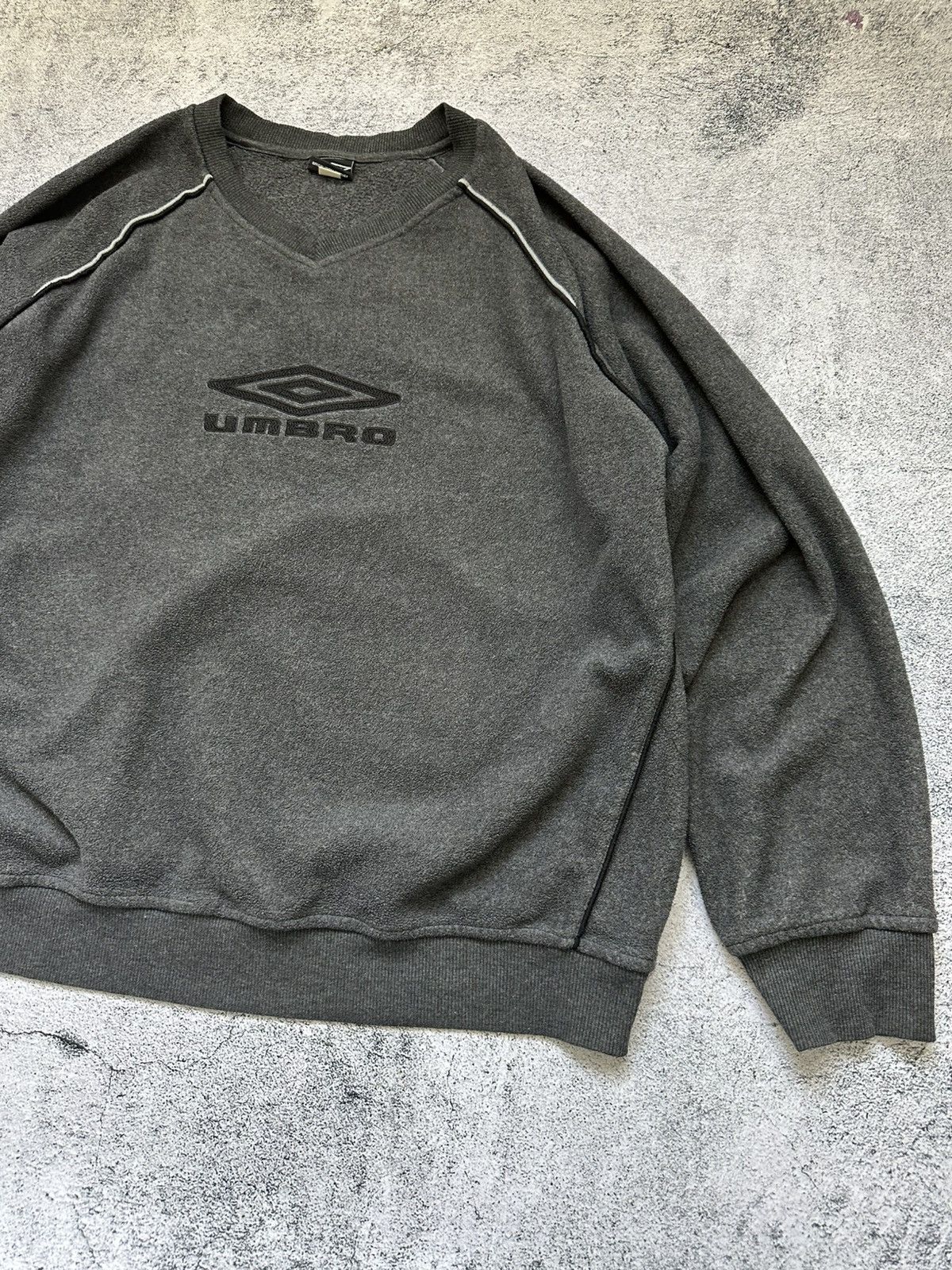 Umbro Vintage Umbro Sweatshirt Fleece Big Black Logo Y2K Size US XL / EU 56 / 4 - 5 Thumbnail