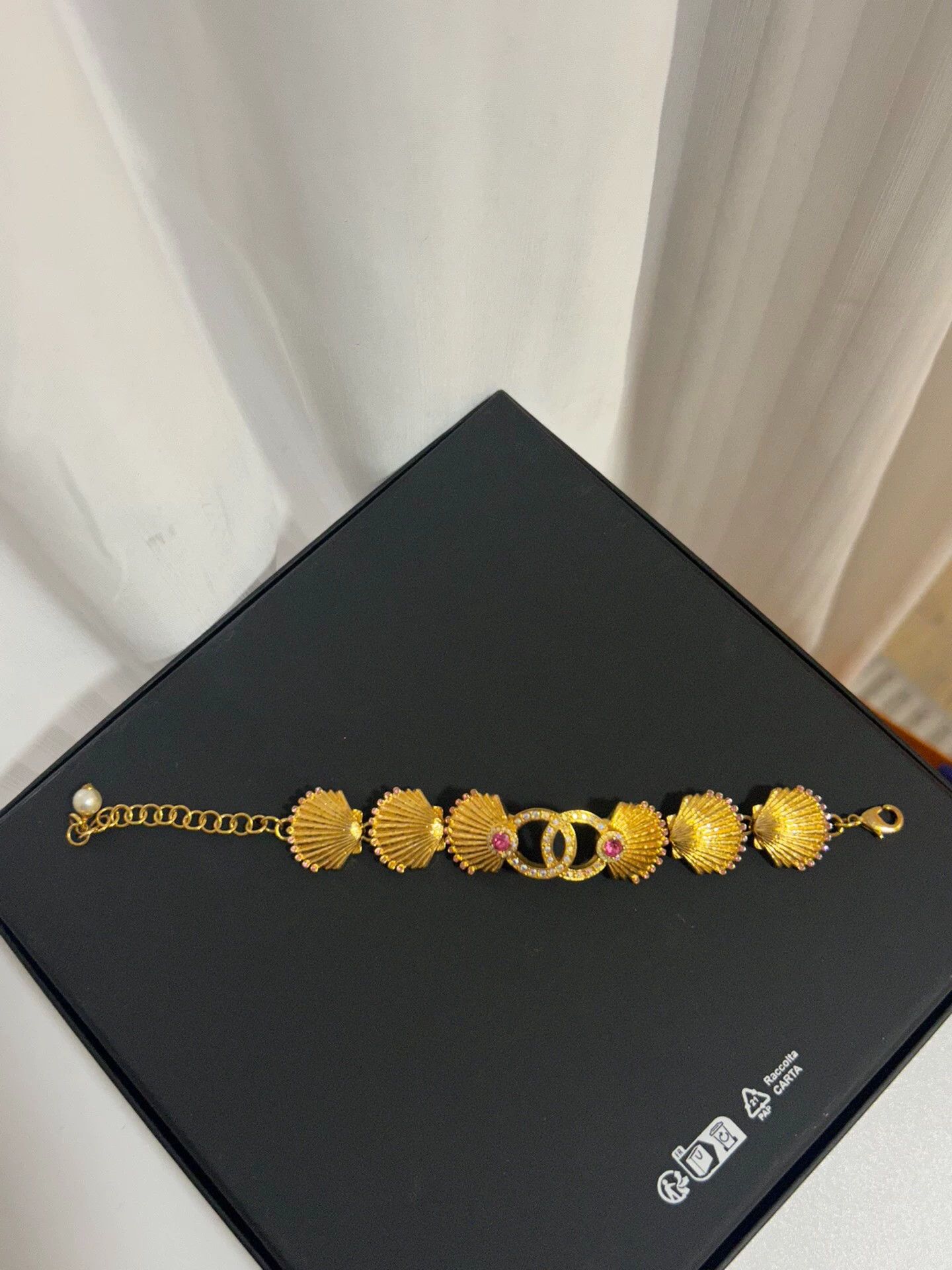 Chanel Chanel Mermaid Shell Retro Embossed Bracelet Size ONE SIZE - 1 Thumbnail