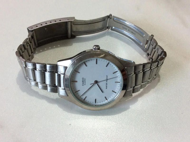 Casio Casio white dial stainless steel watch Size ONE SIZE - 1 Preview