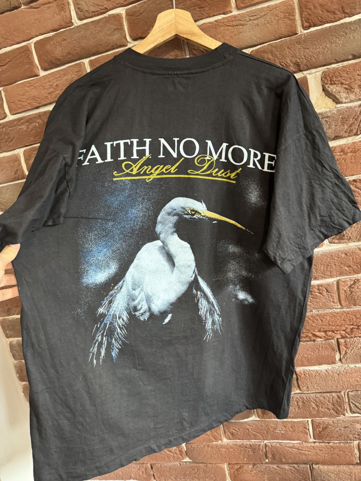 Band Tees Vintage 90s Faith No More Angel Dust Rock Metal Band Tee Size US XL / EU 56 / 4 - 9 Thumbnail