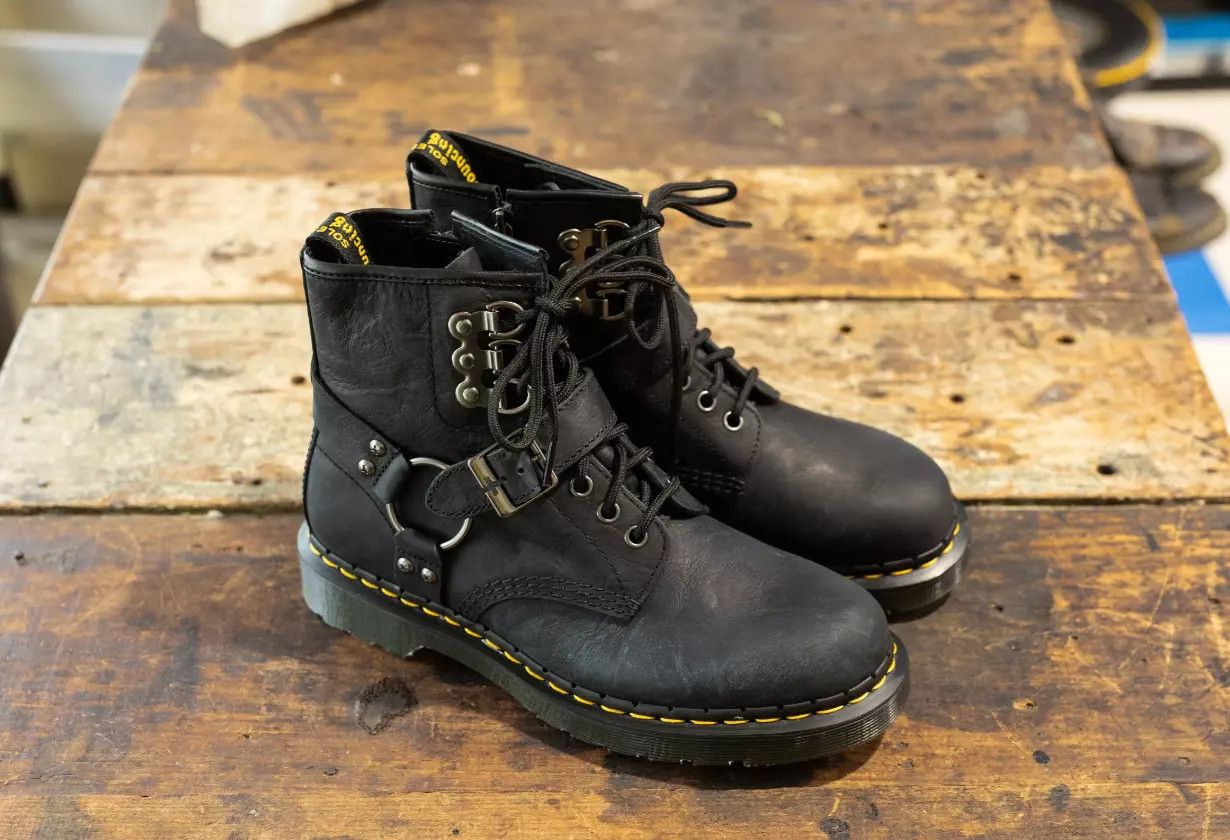 Dr. Martens DR. MARTENS 1460 HDW HARNESS BUCKLE ANTIQUE PULL UP Size US 7 / EU 40 - 3 Thumbnail