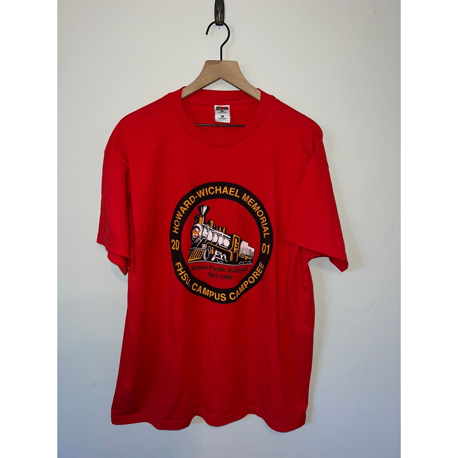 Fruit Of The Loom Vintage Train Shirt Howard Wichael Memorial FHSU 2001 Tee XL Size US XL / EU 56 / 4 - 1 Thumbnail