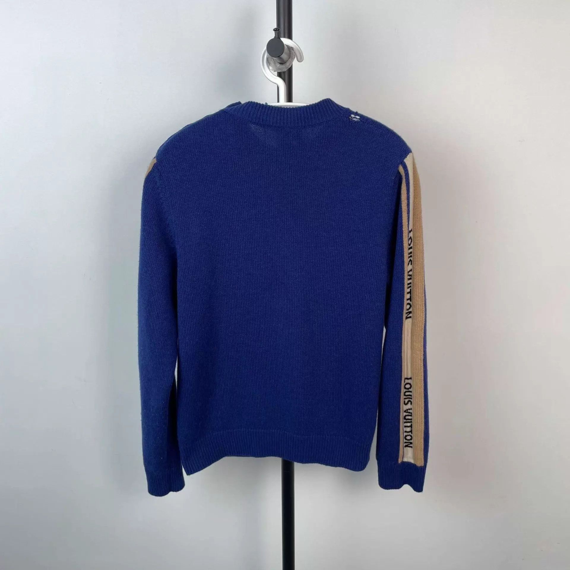 Louis Vuitton LV blue knit sweater M Size M / US 6-8 / IT 42-44 - 2 Thumbnail