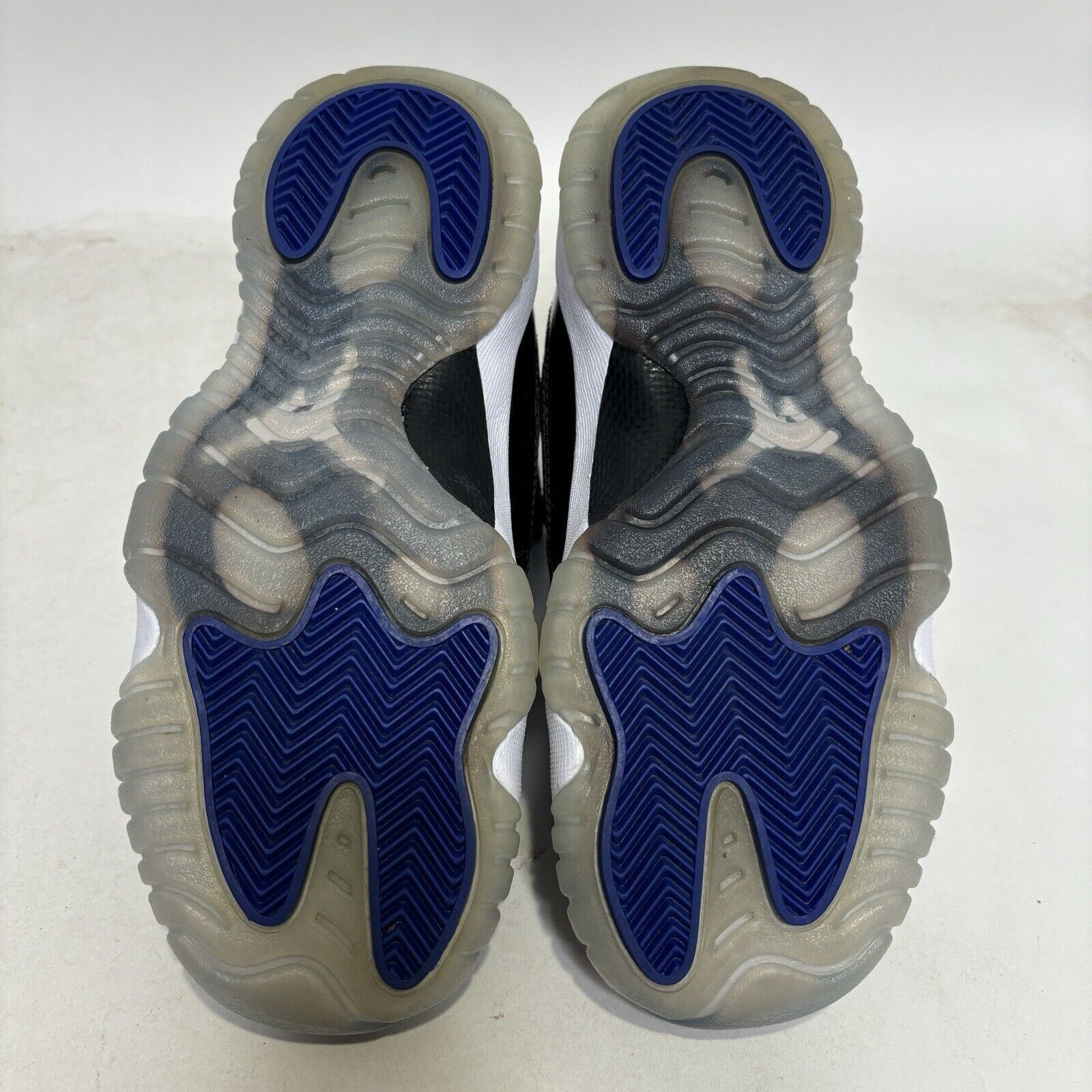 Nike Nike Air Jordan 11 Retro BG “Space Jam” 2016 Size US 5.5 / IT 35.5 - 7 Thumbnail