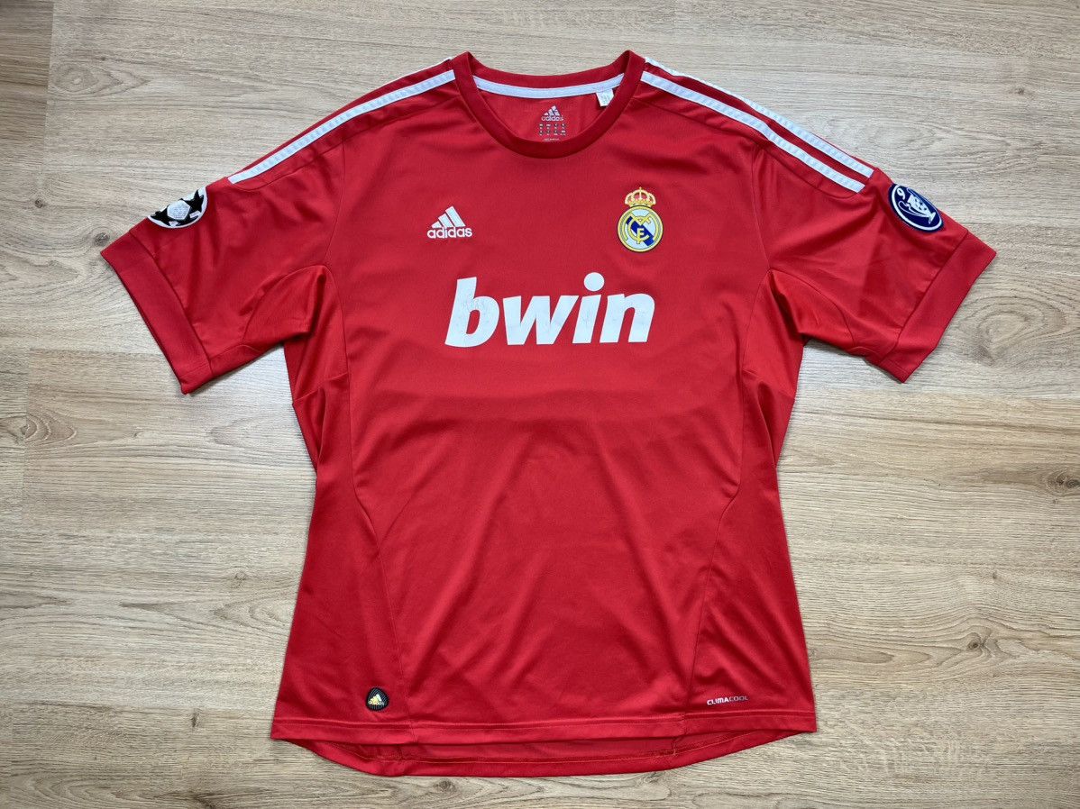 Adidas Adidas Real Madrid 2011-12 Third Kit Red T-Shirt Jersey Size US XL / EU 56 / 4 - 1 Thumbnail