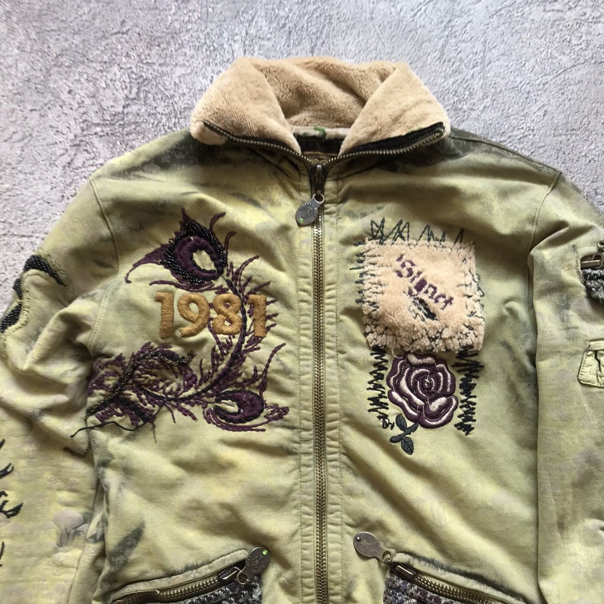Vintage Vintage Y2K Distressed Bomber Jacket Abstract Graphic Street Size S / US 4 / IT 40 - 2 Thumbnail