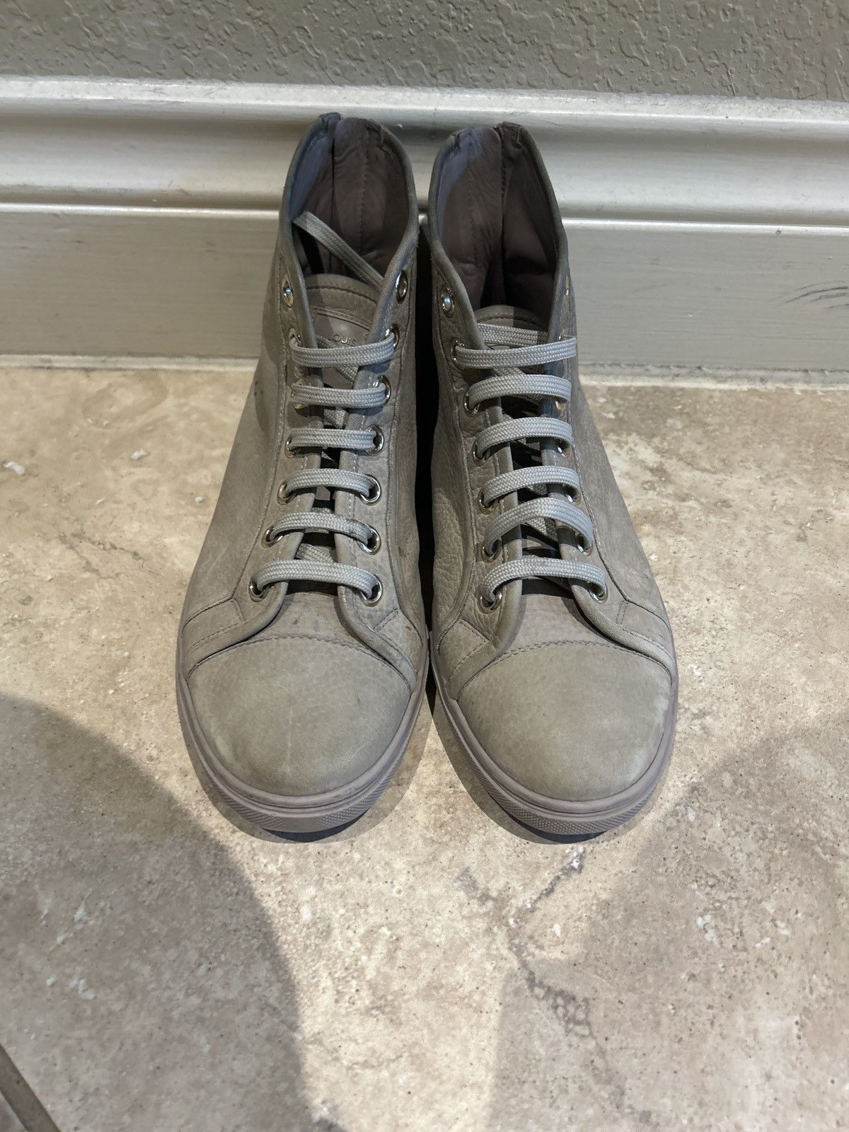 Louis Vuitton Louis Vuitton Taupe Leather hightop sneaker 39/8.5 Size US 8.5 / IT 38.5 - 6 Thumbnail