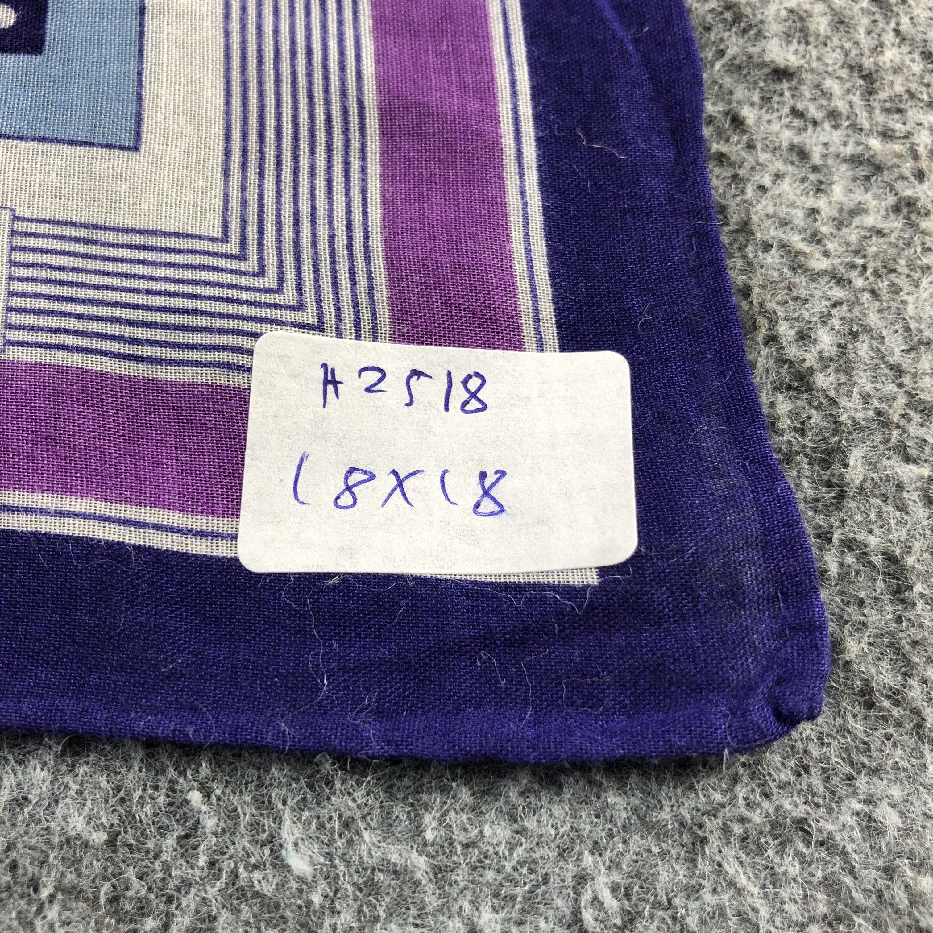 Yves Saint Laurent Yves Saint Laurent Handkerchief Neckerchief Bandana H2618 Size ONE SIZE - 6 Thumbnail