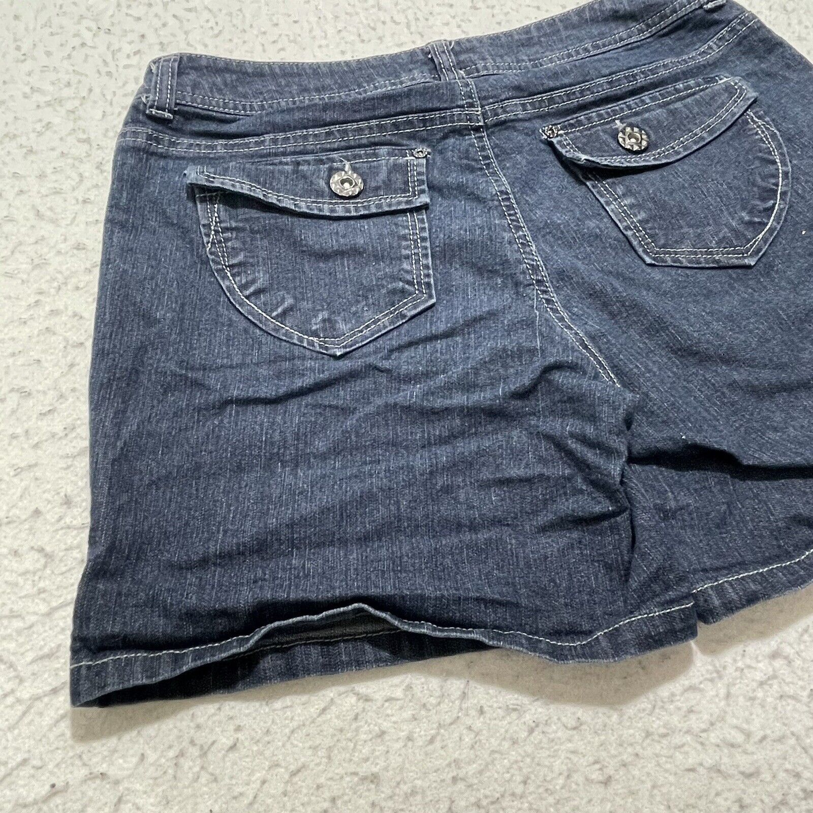 Other Baccini Women's Size 8 Denim Shorts 6" Inseam Mid Rise Size 30" / US 8 / IT 44 - 14 Thumbnail