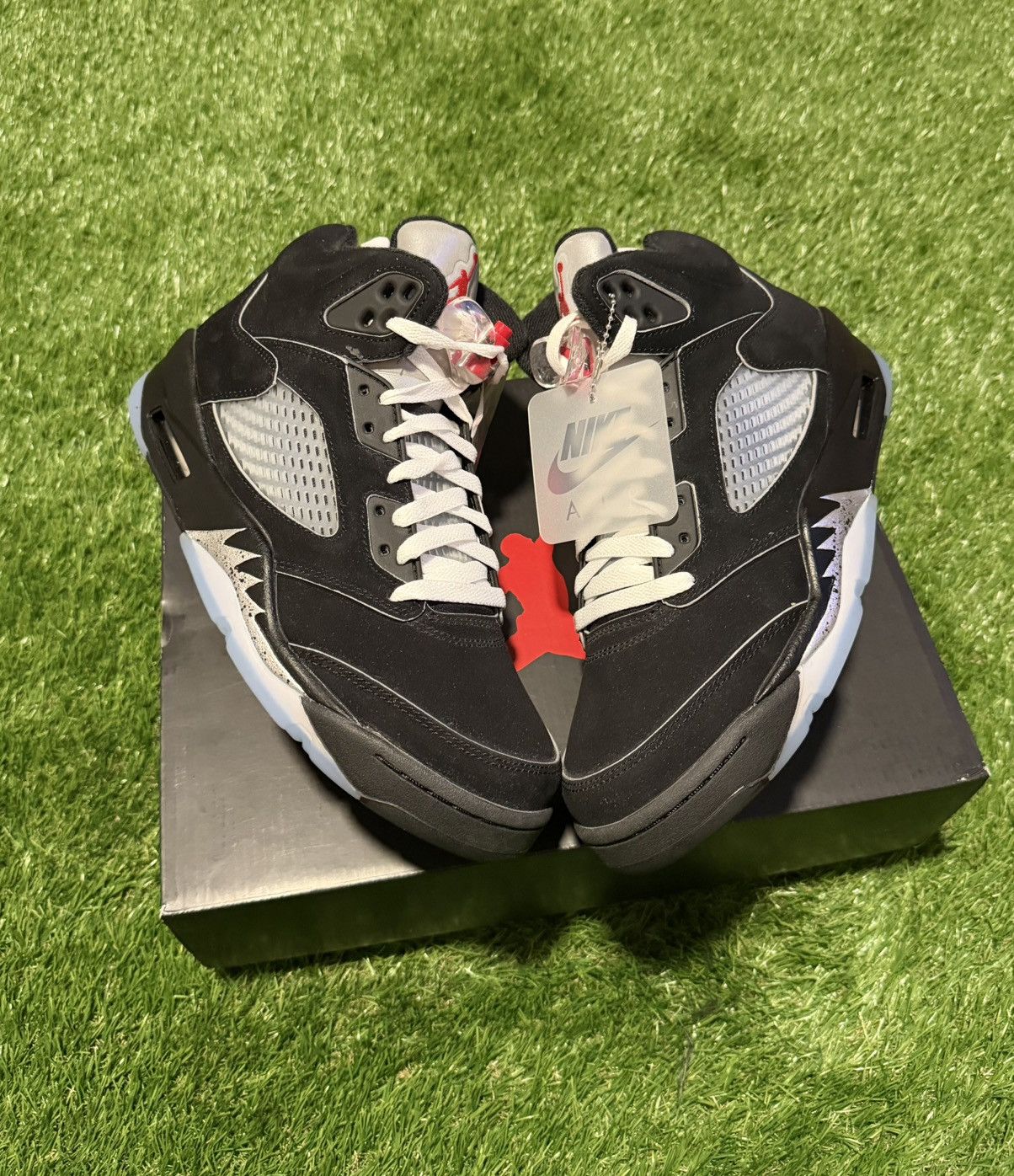 Jordan Brand DS Jordan 4 Black Metallic Size US 9 / EU 42 - 1 Thumbnail