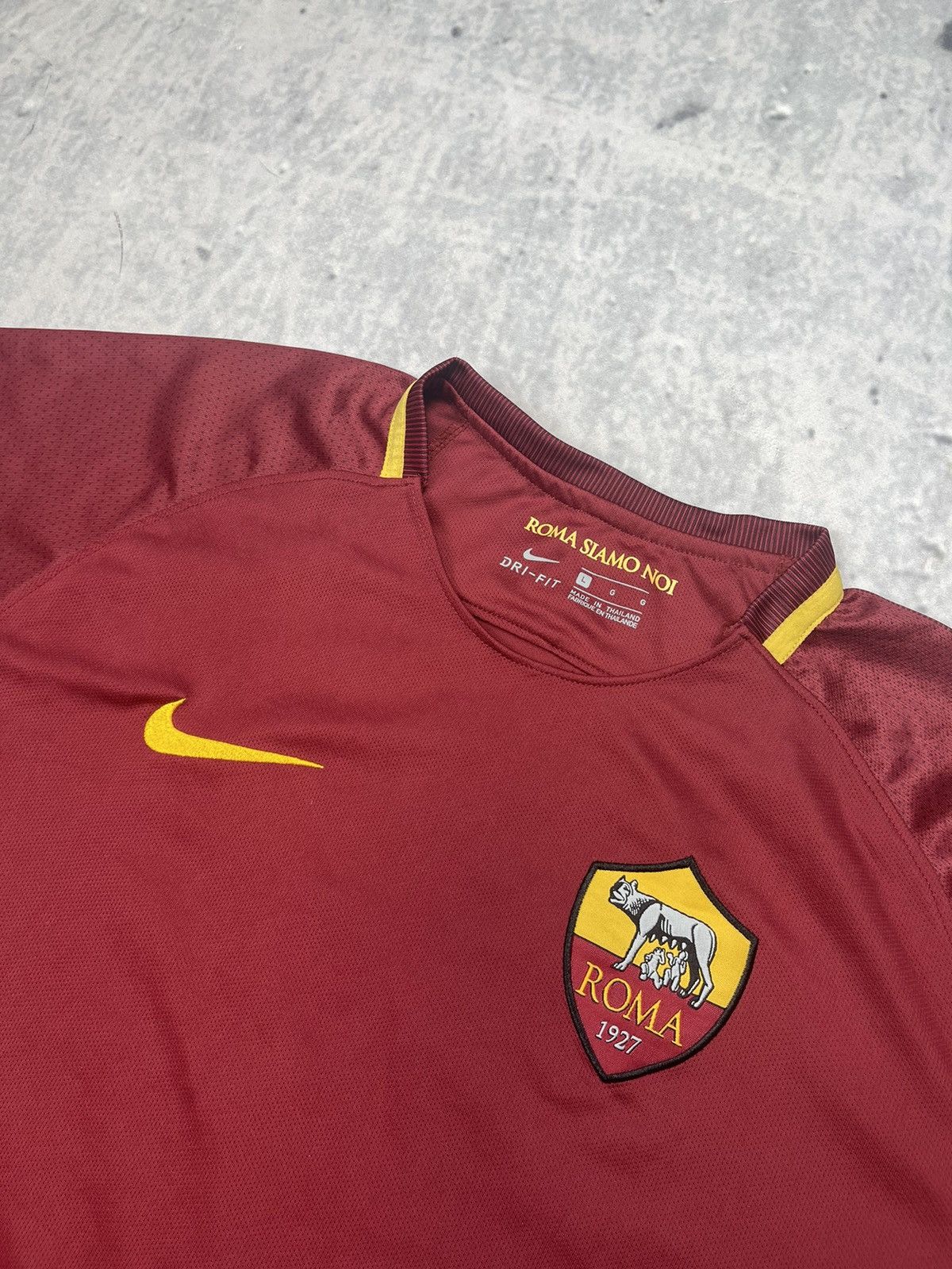 Nike × Vintage Roma Siamo Jersey Nike TEE TOTTI Size US L / EU 52-54 / 3 - 5 Thumbnail