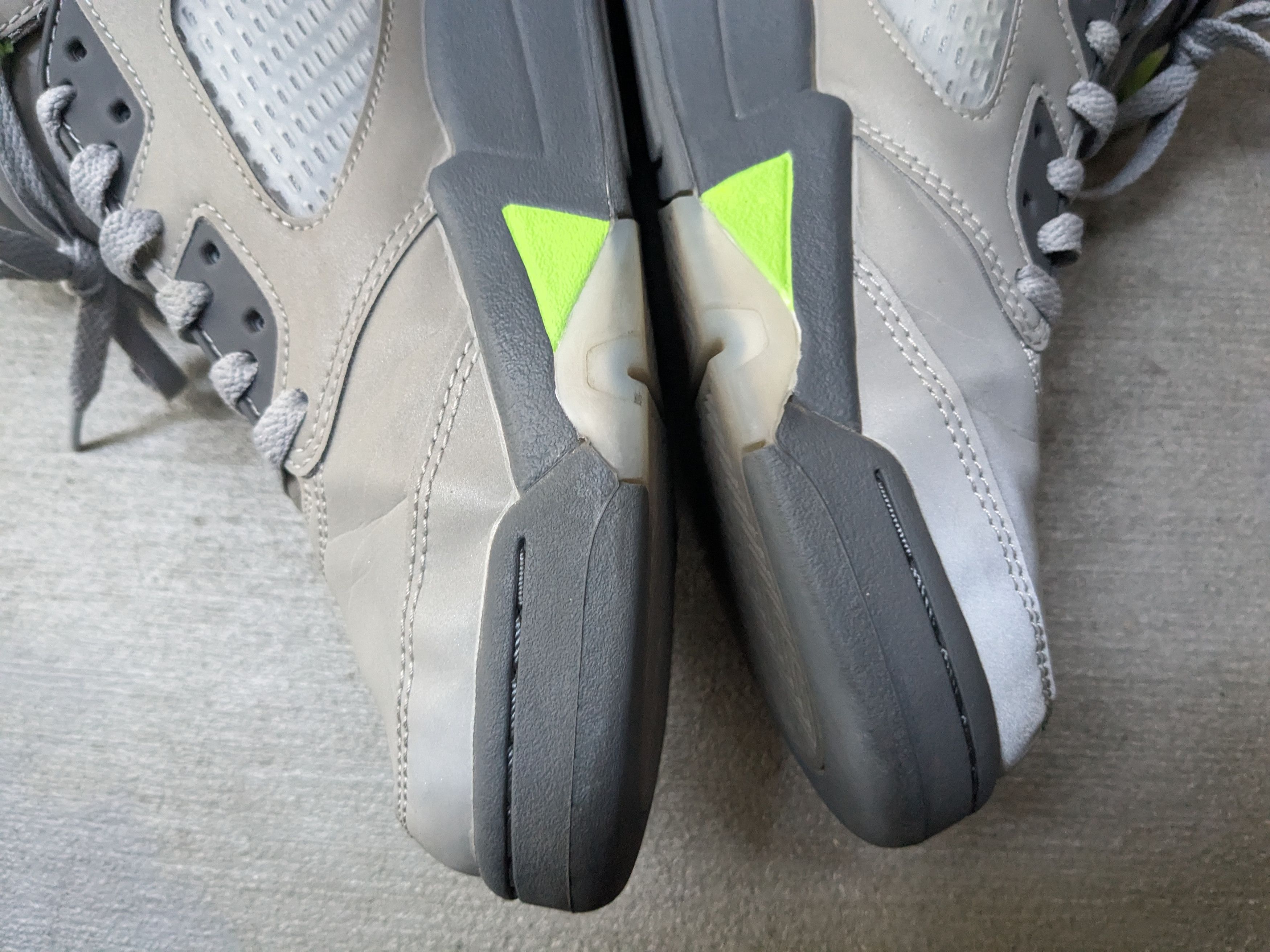 Jordan Brand Nike Air Jordan 5 Retro Green Bean DM9014-003 Metallic Size US 9 / EU 42 - 10 Thumbnail