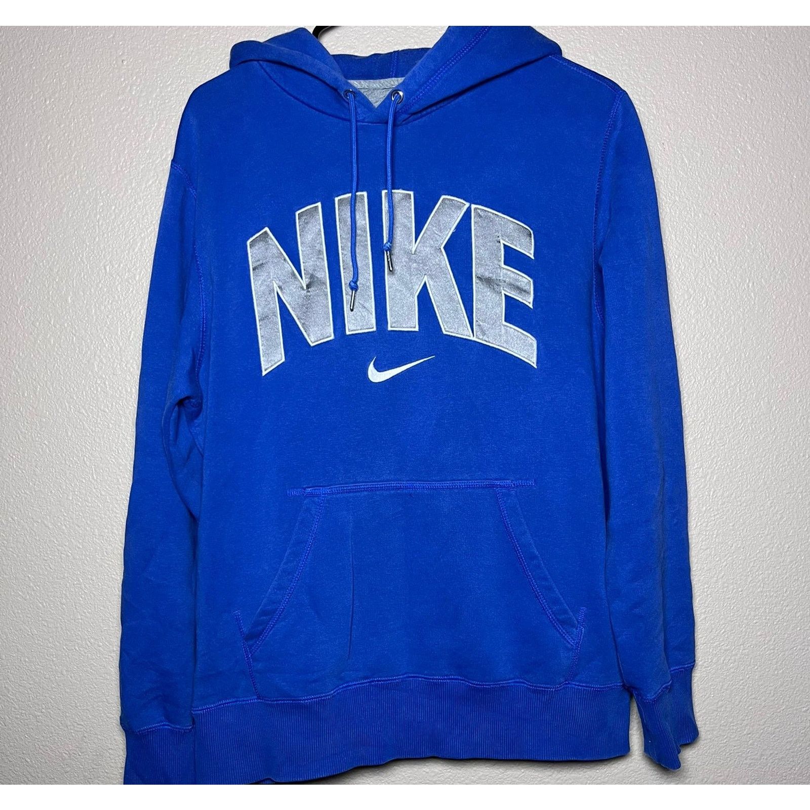 👟 Nike Big Letter Arch Logo Hoodie – With Size L