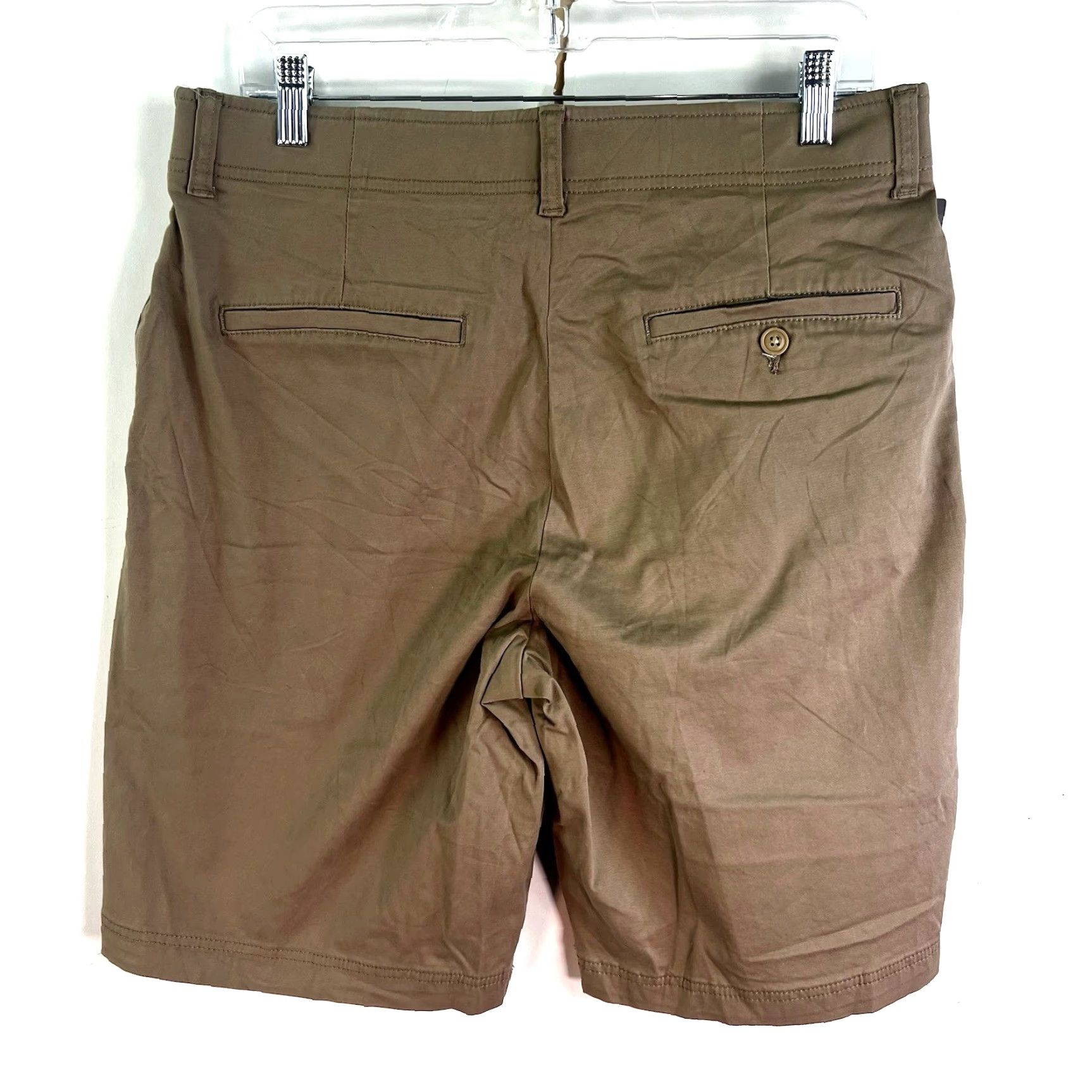 Lee Lee Men's Extreme Motion Relaxed Fit Utility Cargo Shorts, Beige, Size 32, 10-Inch Inseam, Casual Workwear Size US 32 / EU 48 - 5 Thumbnail
