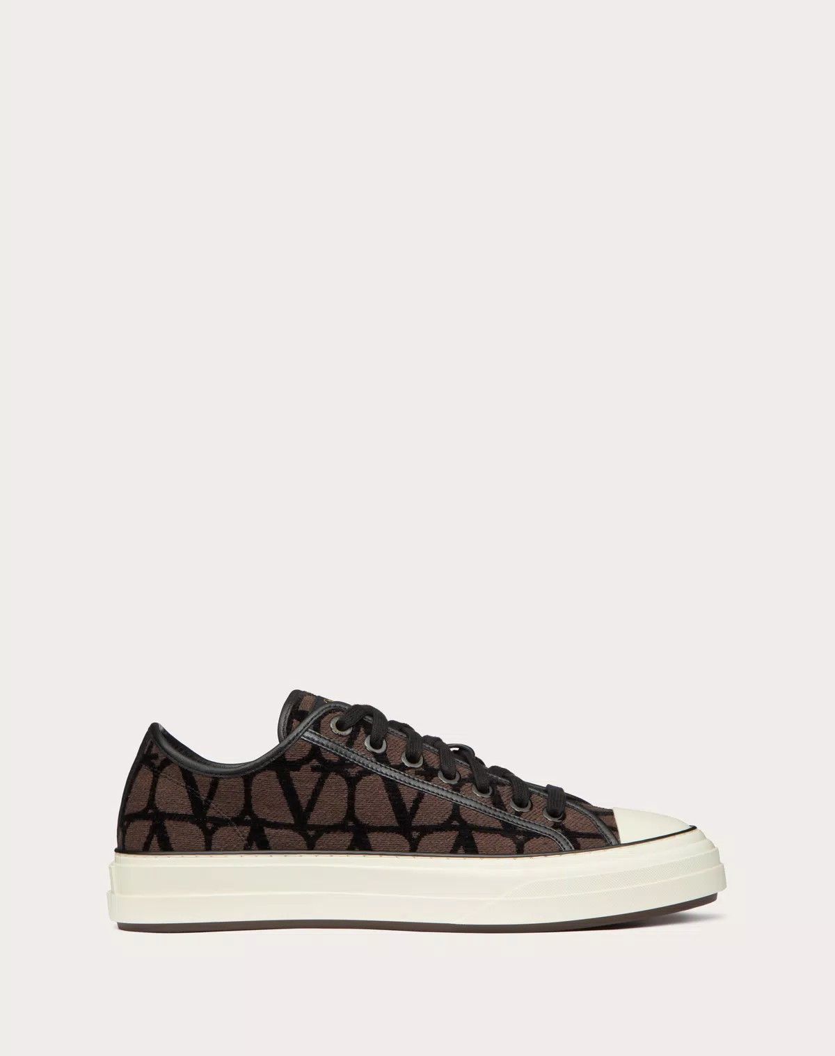 Valentino oc11z0625 Toile Iconograph Totaloop Low Top Sneaker in Black Size US 11 / EU 44 - 1 Thumbnail