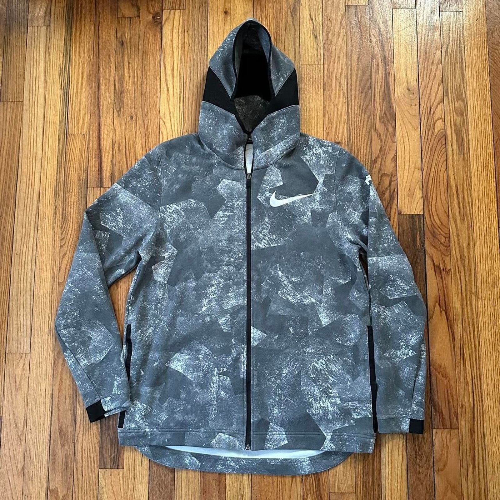 Nike Nike Lebron MVP Showtime Camo DriFit Basketball Jacket XL Size US XL / EU 56 / 4 - 1 Thumbnail