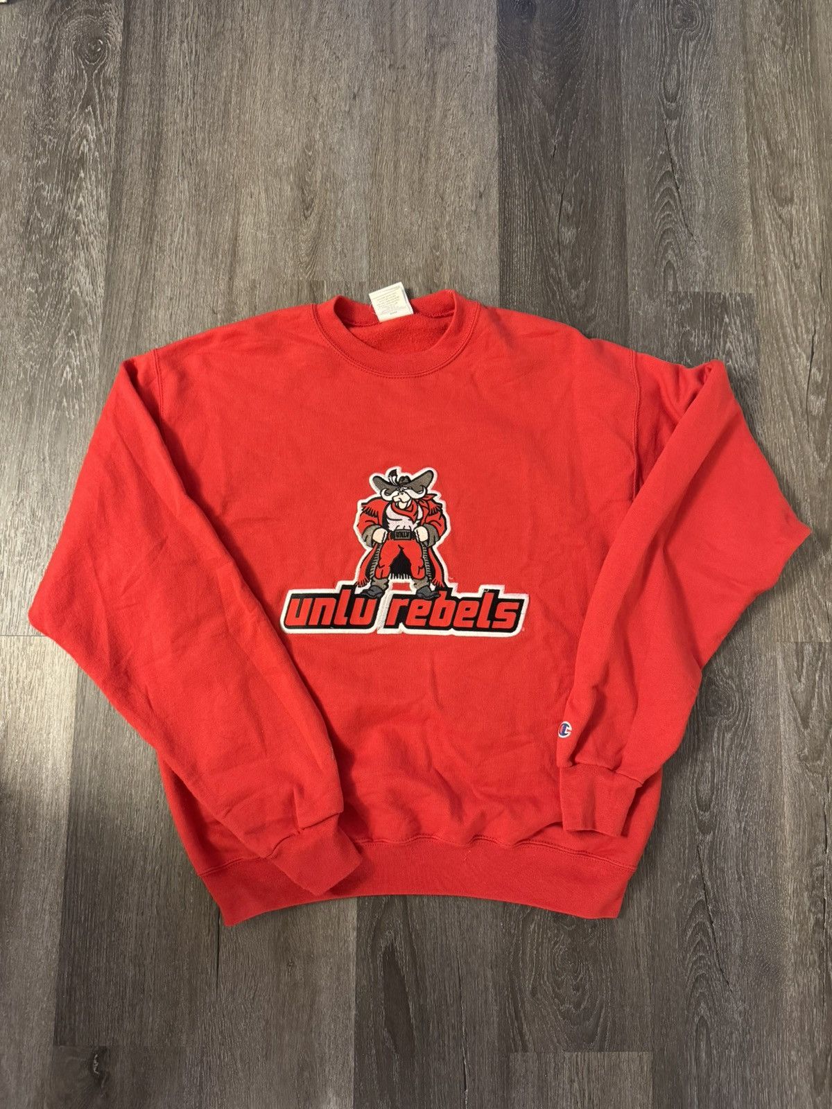 Champion UNLV Rebels Champion Embroidered Crewneck Sweatshirt Vintage Size US M / EU 48-50 / 2 - 1 Thumbnail