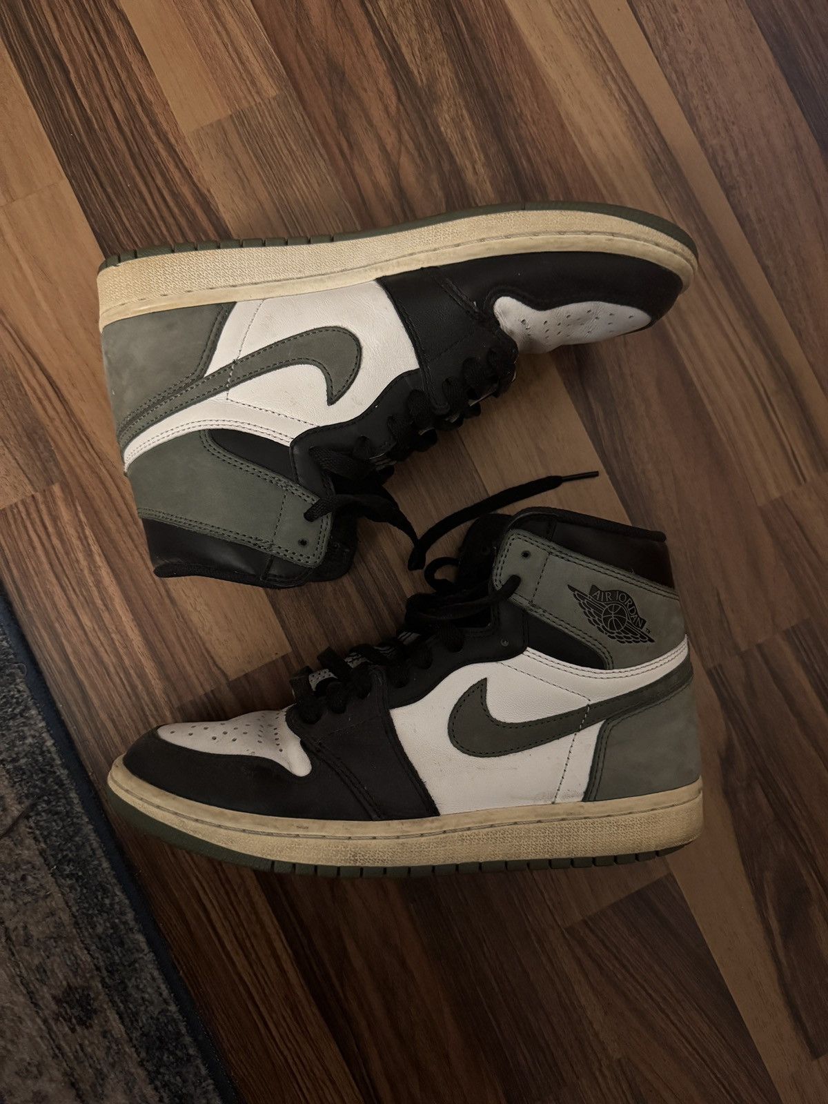 Nike Air Jordan Retro 1 High OC Clay Green Size 7 Size US 7 / EU 40 - 1 Thumbnail