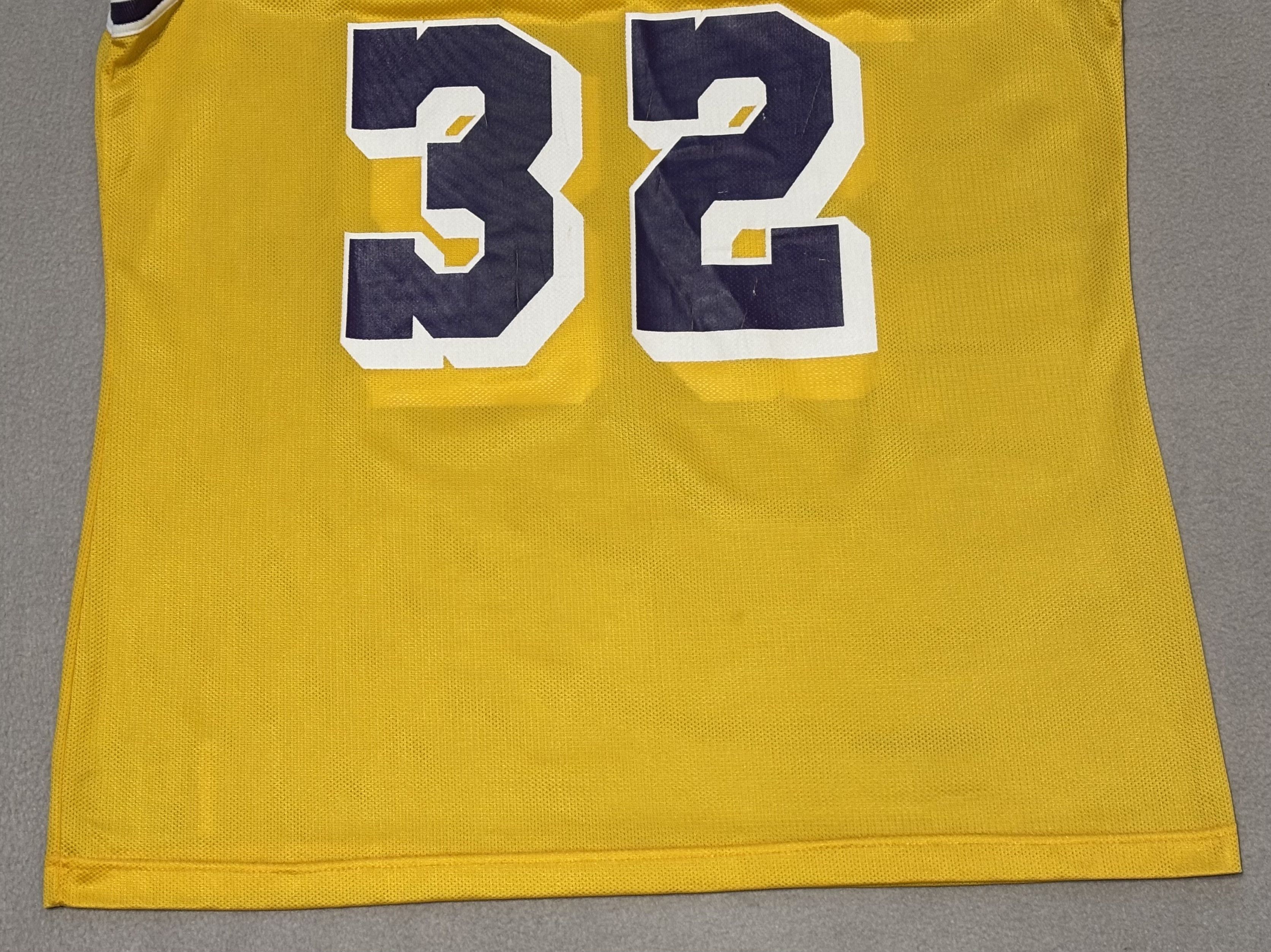 Champion Los Angeles Lakers 90s Johnson #32 Champion Basketball Size US XL / EU 56 / 4 - 13 Thumbnail
