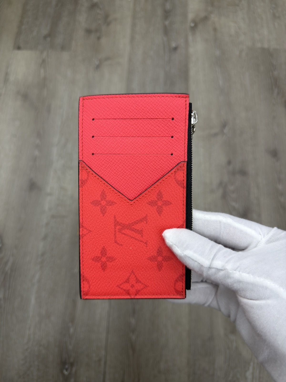 Louis Vuitton Louis Vuitton Taigarama Coin Card Holder in Fire Red Size ONE SIZE - 3 Thumbnail