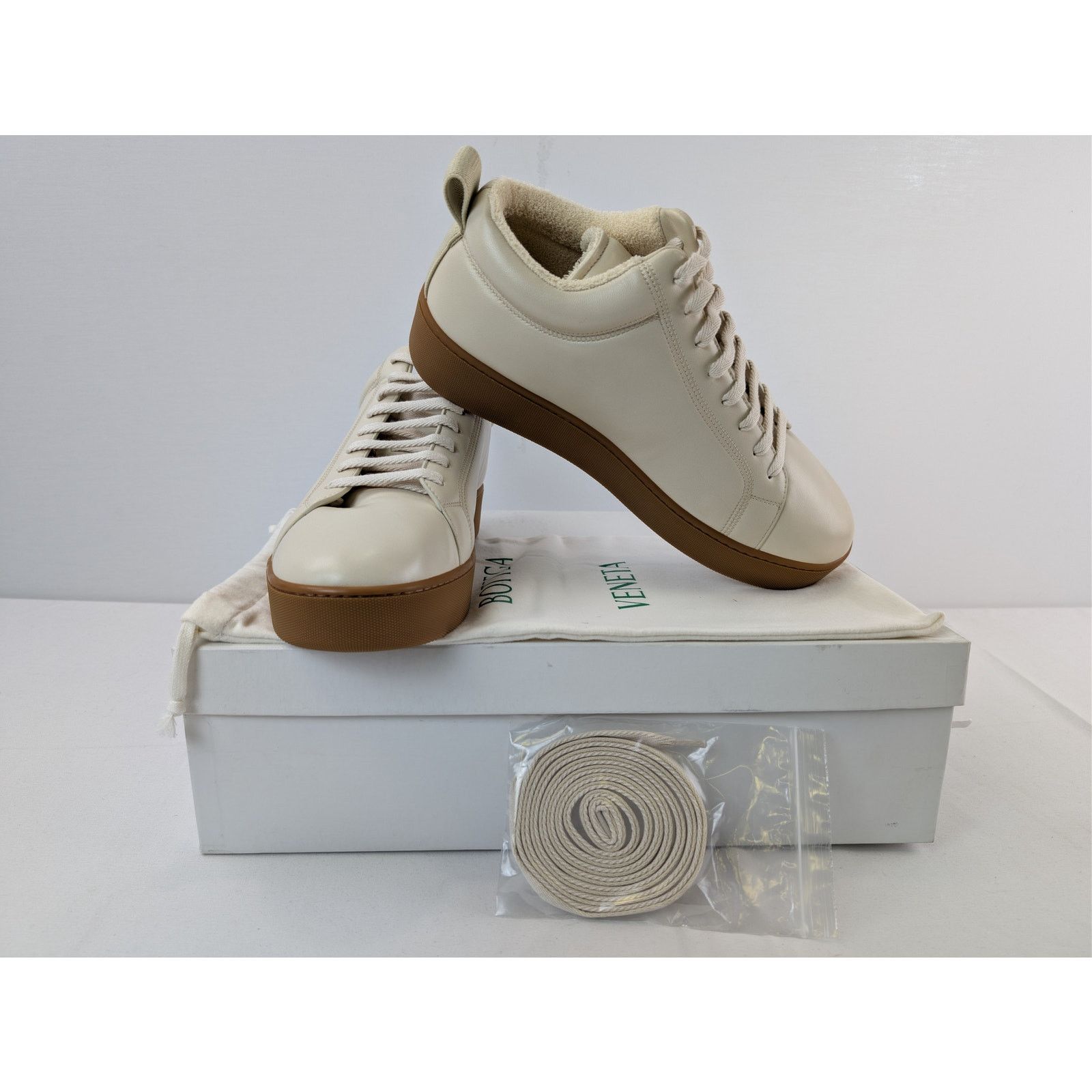 Bottega Veneta o1rshd1 Leather Lagoon Nappa Low Top Sneakers in Sea Salt Size US 12 / EU 45 - 18 Thumbnail
