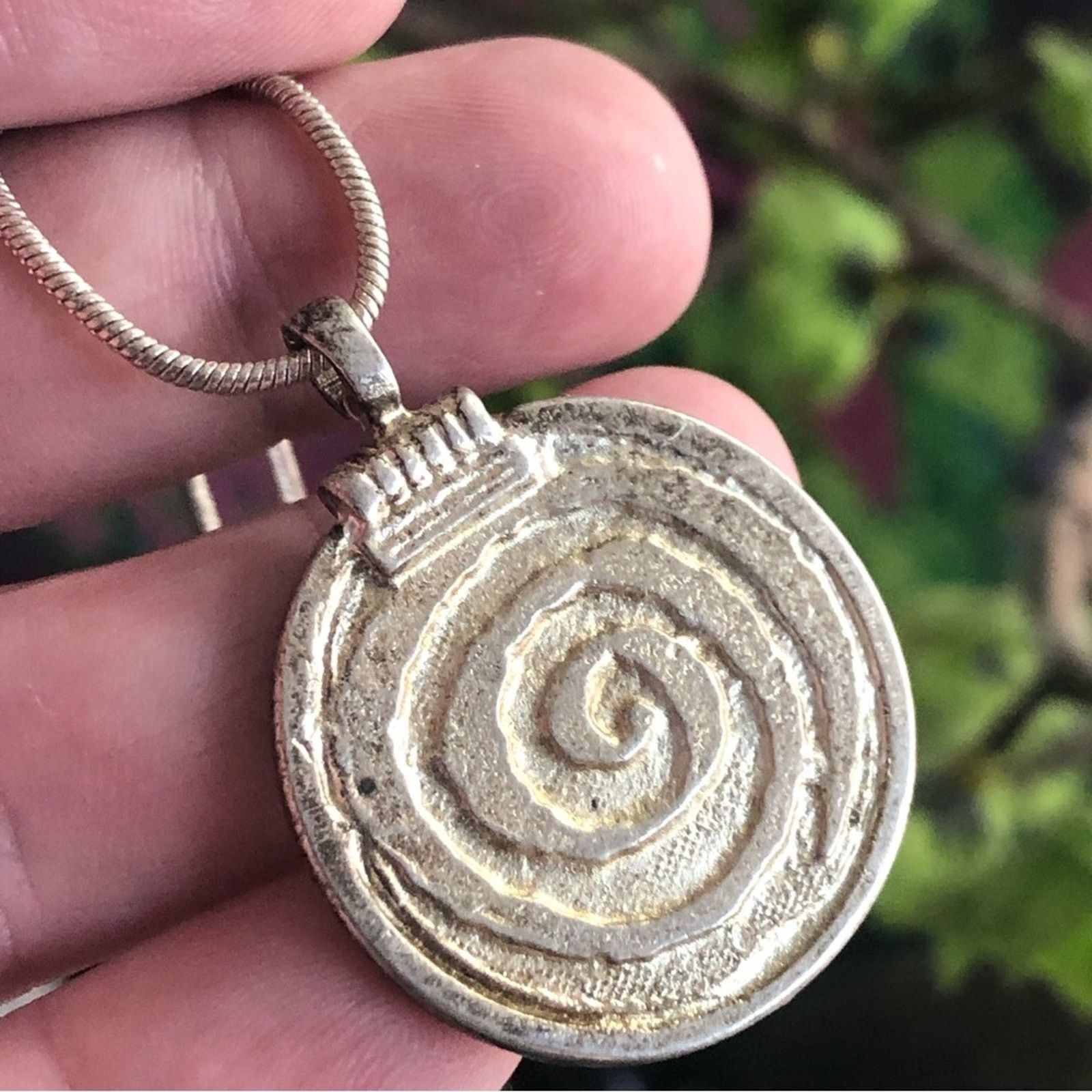 Vintage Vintage antique silver swirl pendant on chain necklace Size ONE SIZE - 10 Thumbnail