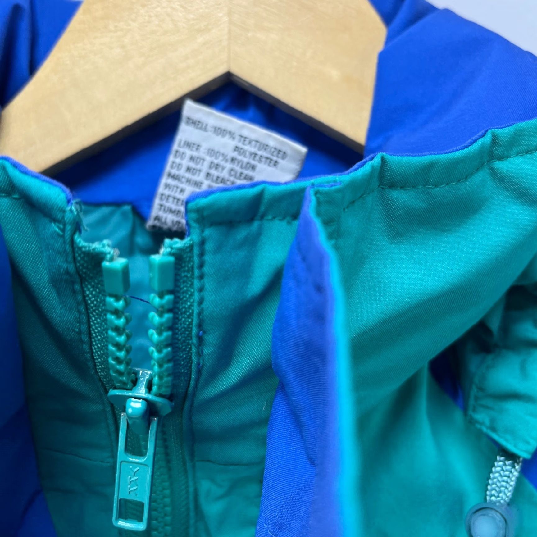 Vintage VINTAGE 90s Gore-Tex Performance Cycling Windbreaker Jacket M Green Mens Windbreaker 90s Size US M / EU 48-50 / 2 - 5 Thumbnail