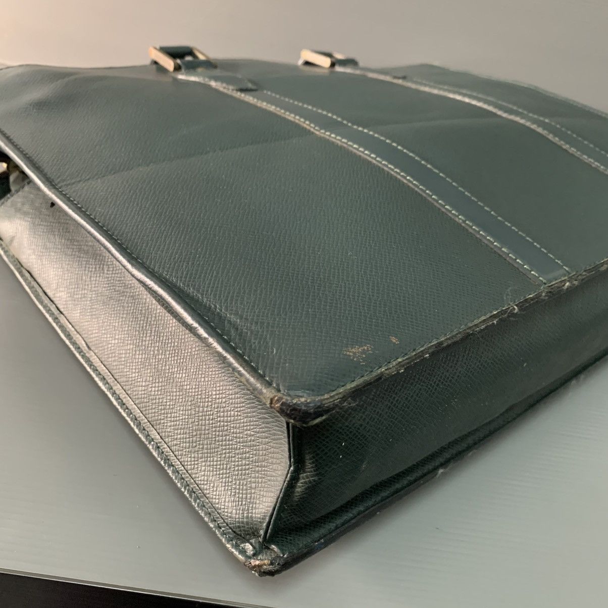 Louis Vuitton Louis Vuitton Taiga Green Briefcase Size ONE SIZE - 7 Thumbnail
