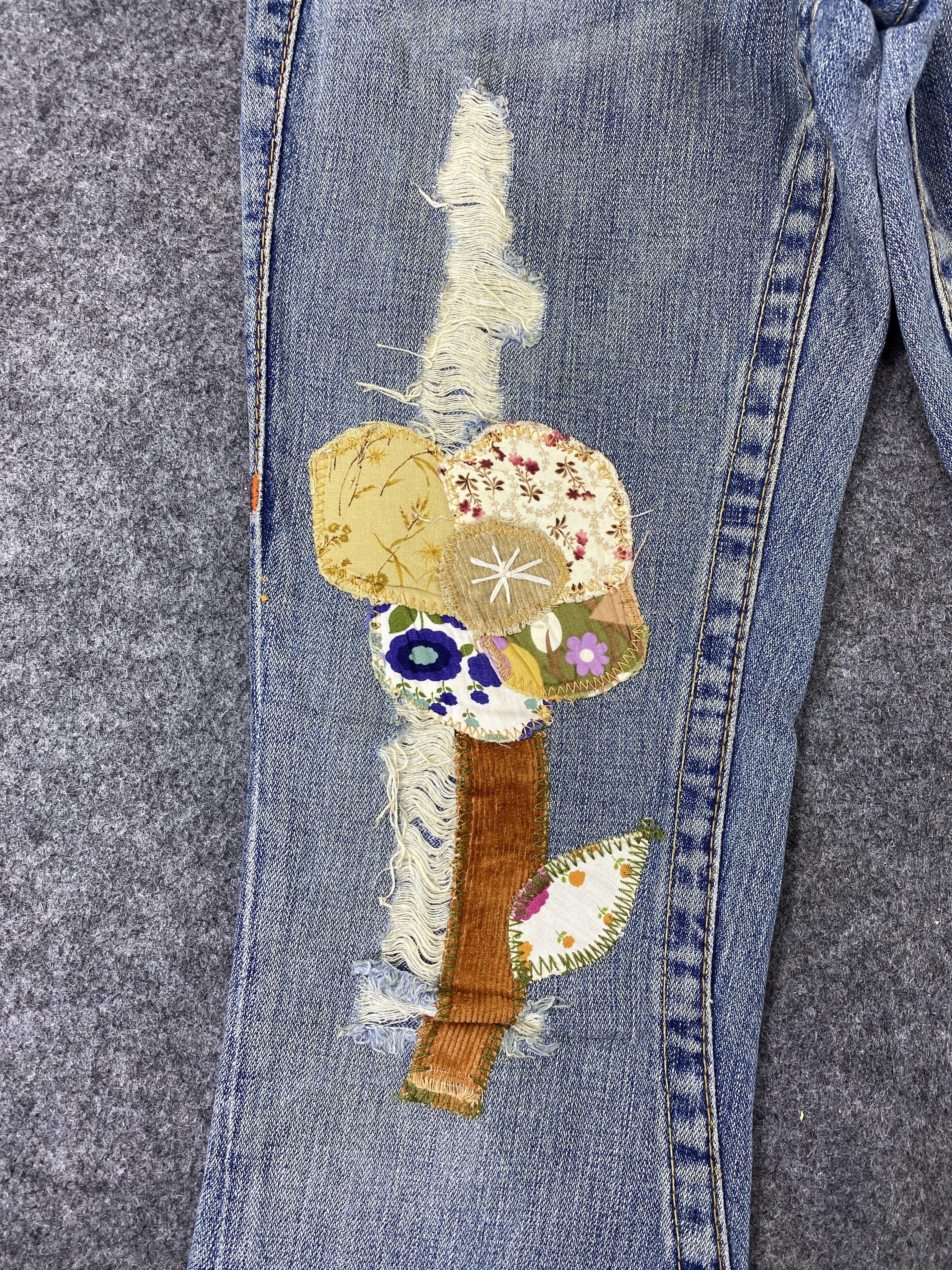 True Religion True Relegion Distressed patchwork flare jeans - J1113 Size 28" / US 6 / IT 42 - 7 Thumbnail