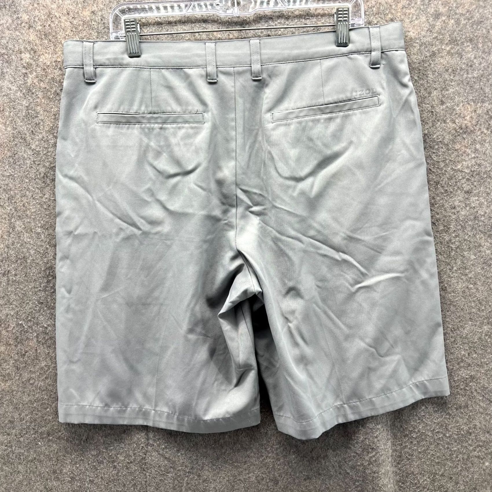 Izod Izod Shorts Men 36 Gray Chino Flat Front Athletic Golf Flat Stretch Casual Business Travel Button Front Pocket Slash Pocket Cotton Size US 36 / EU 52 - 2 Thumbnail